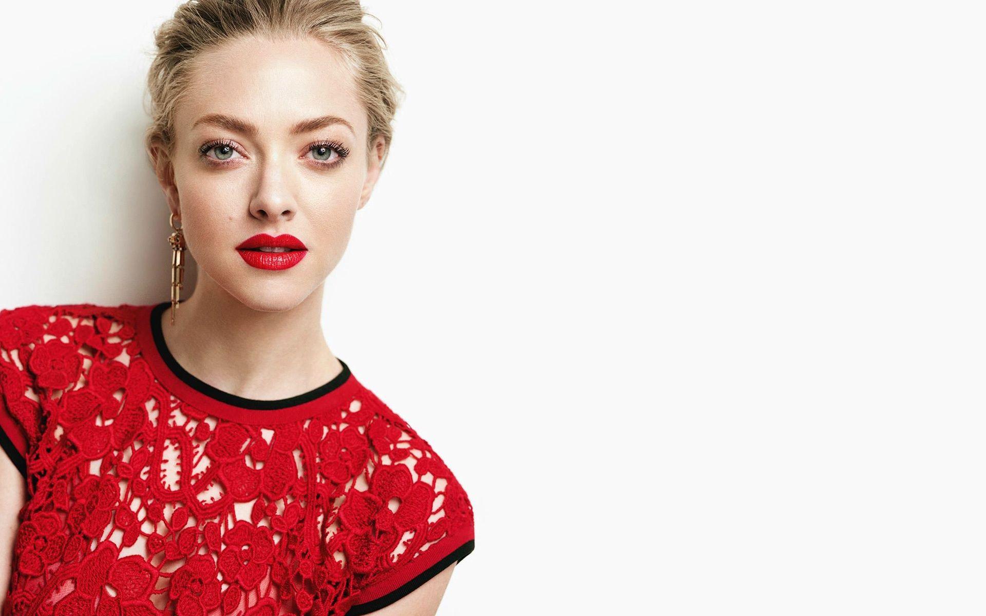 1920x1200 Amanda Seyfried Wallpaper