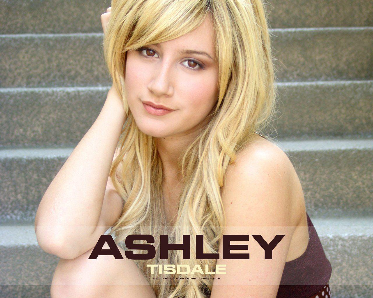 1280x1024 Quotes Fun And Picture: Ashley Tisdale Wallpaper