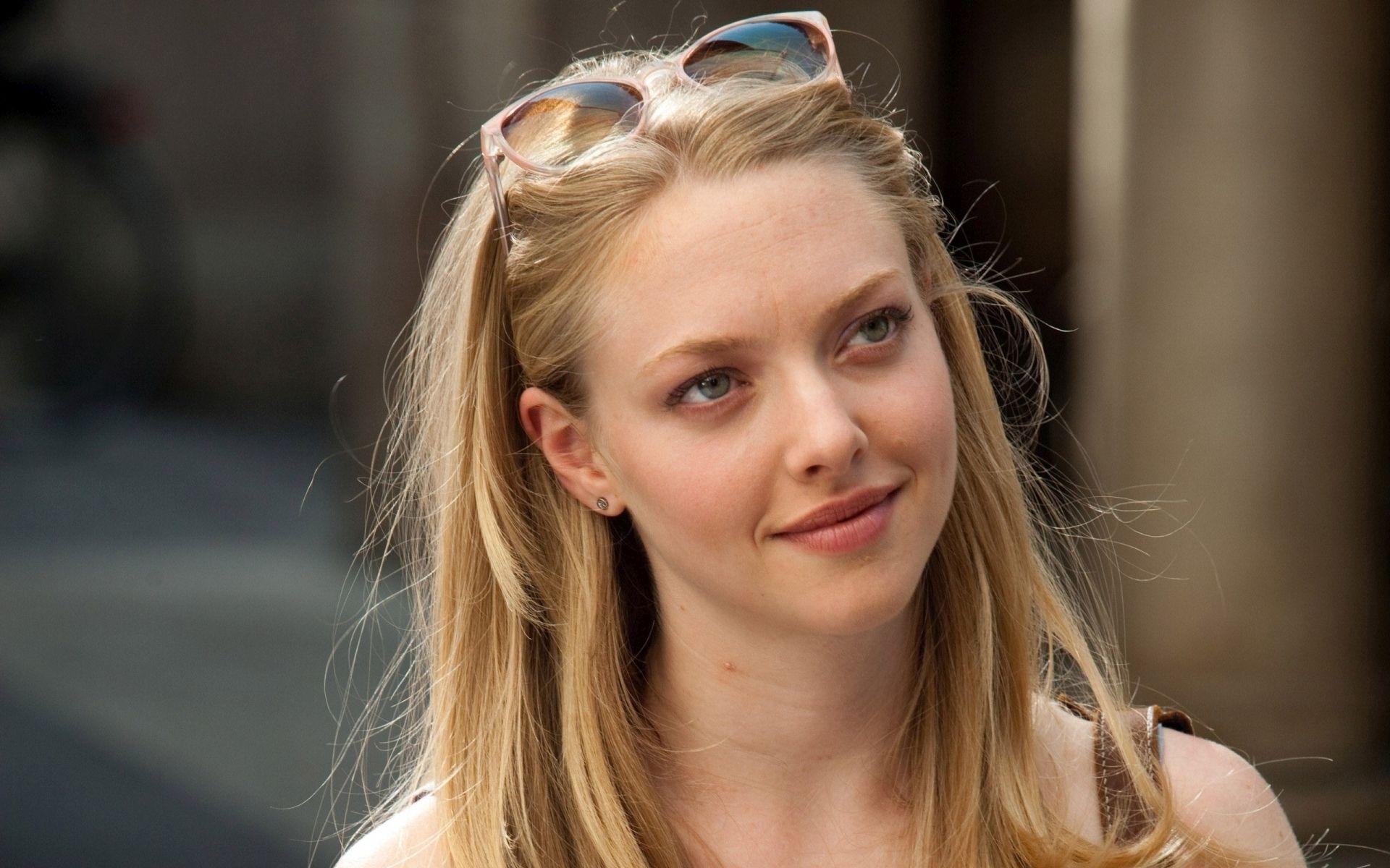 1920x1200 Amanda Seyfried Wallpaper High Resolution and Quality Download
