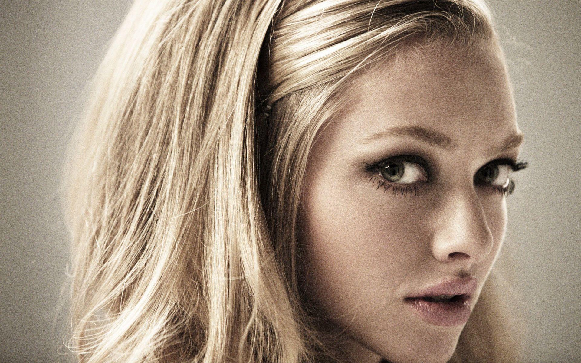 1920x1200 Amanda Seyfried wallpaperx1200