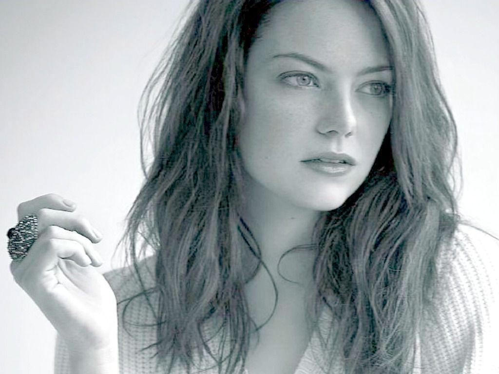 1024x768 Emma Stone Wallpaper