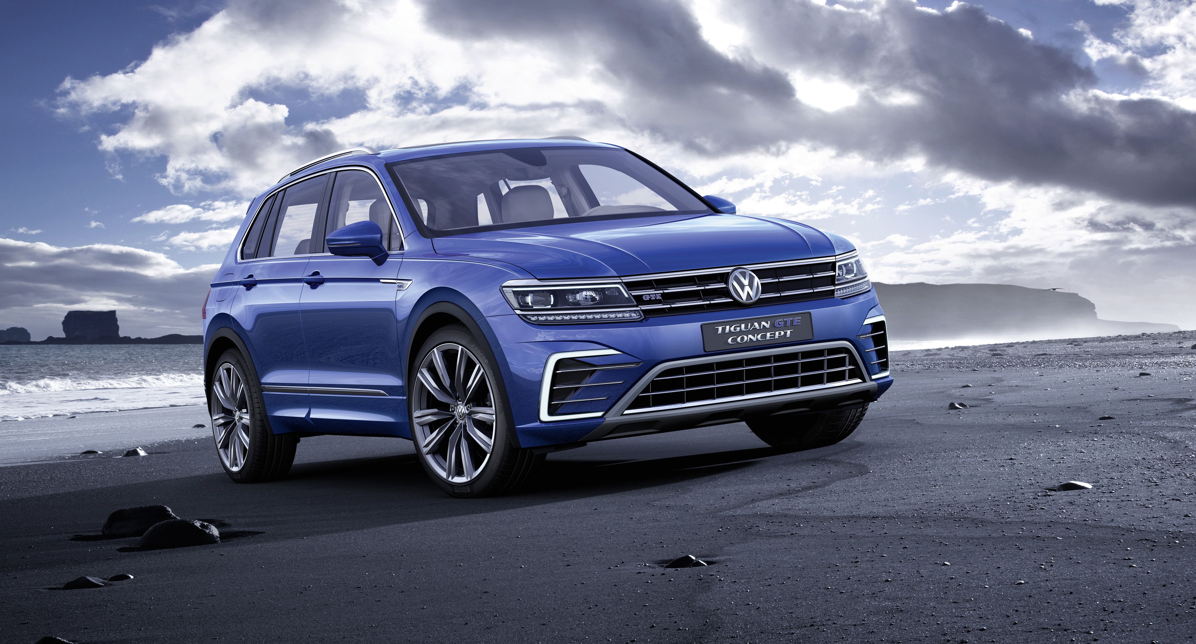 4069x2191 VW Tiguan Wallpaper