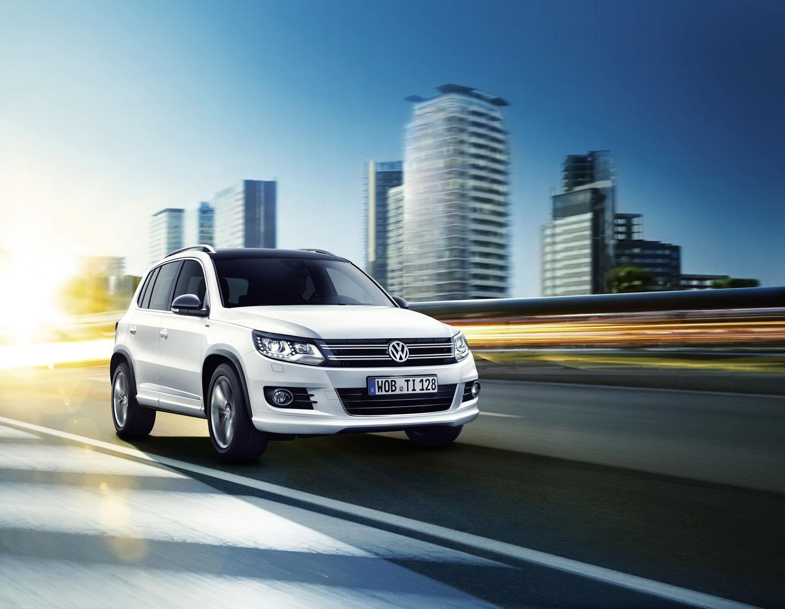 1600x1243 Volkswagen Tiguan Cityscape