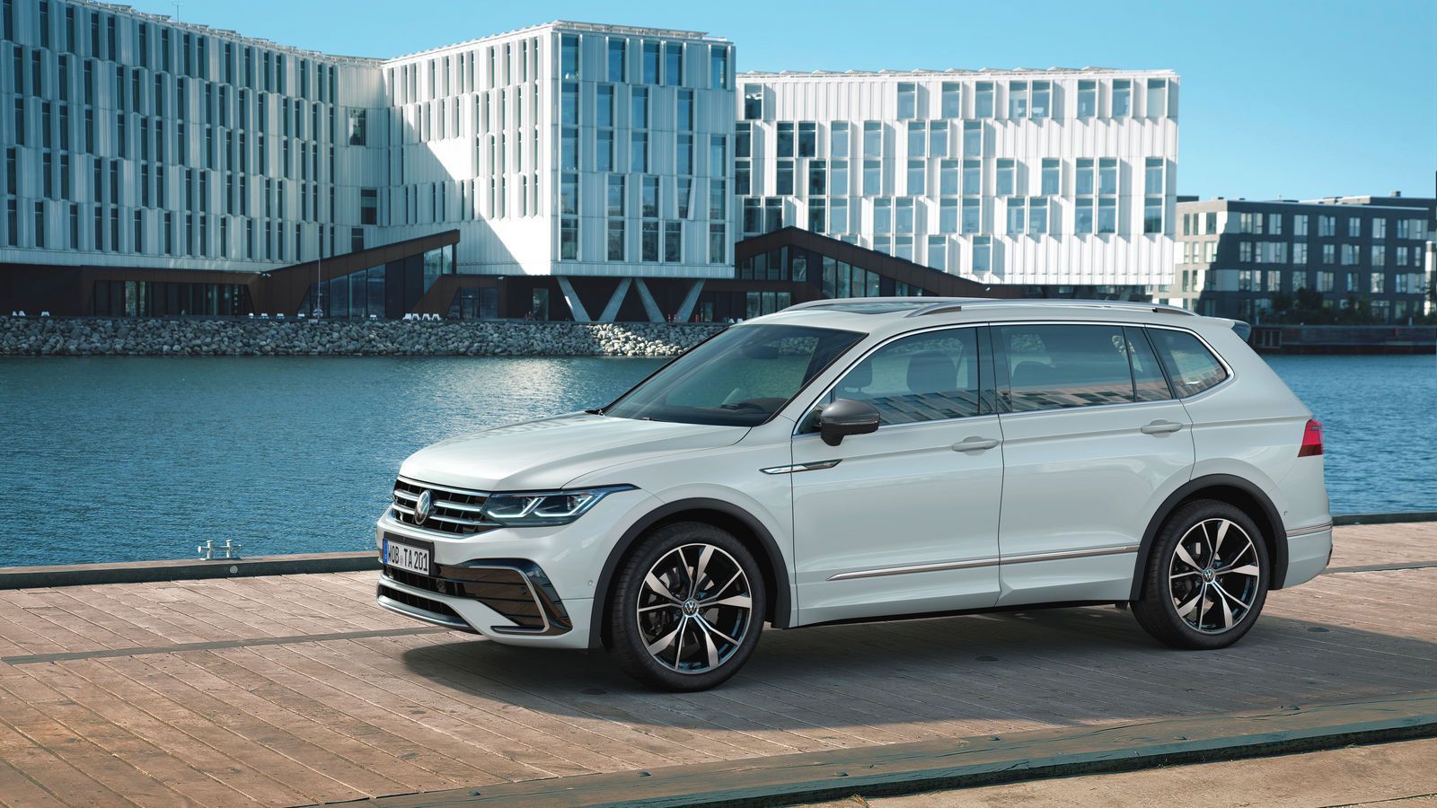 1600x900 The new Tiguan Allspace: new control
