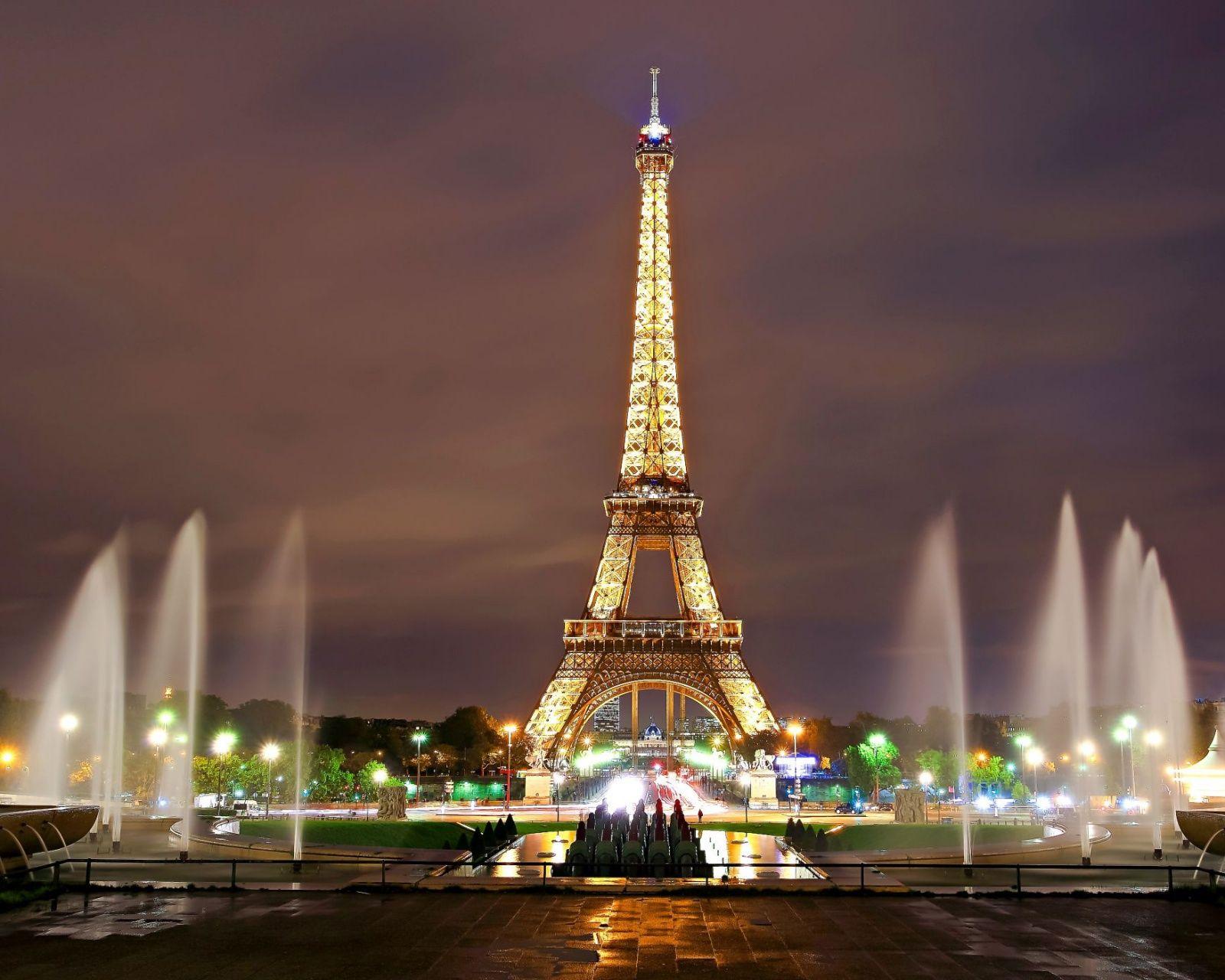 Hình nền tháp Eiffel ở Paris 1600x1280 - [1600x1280]