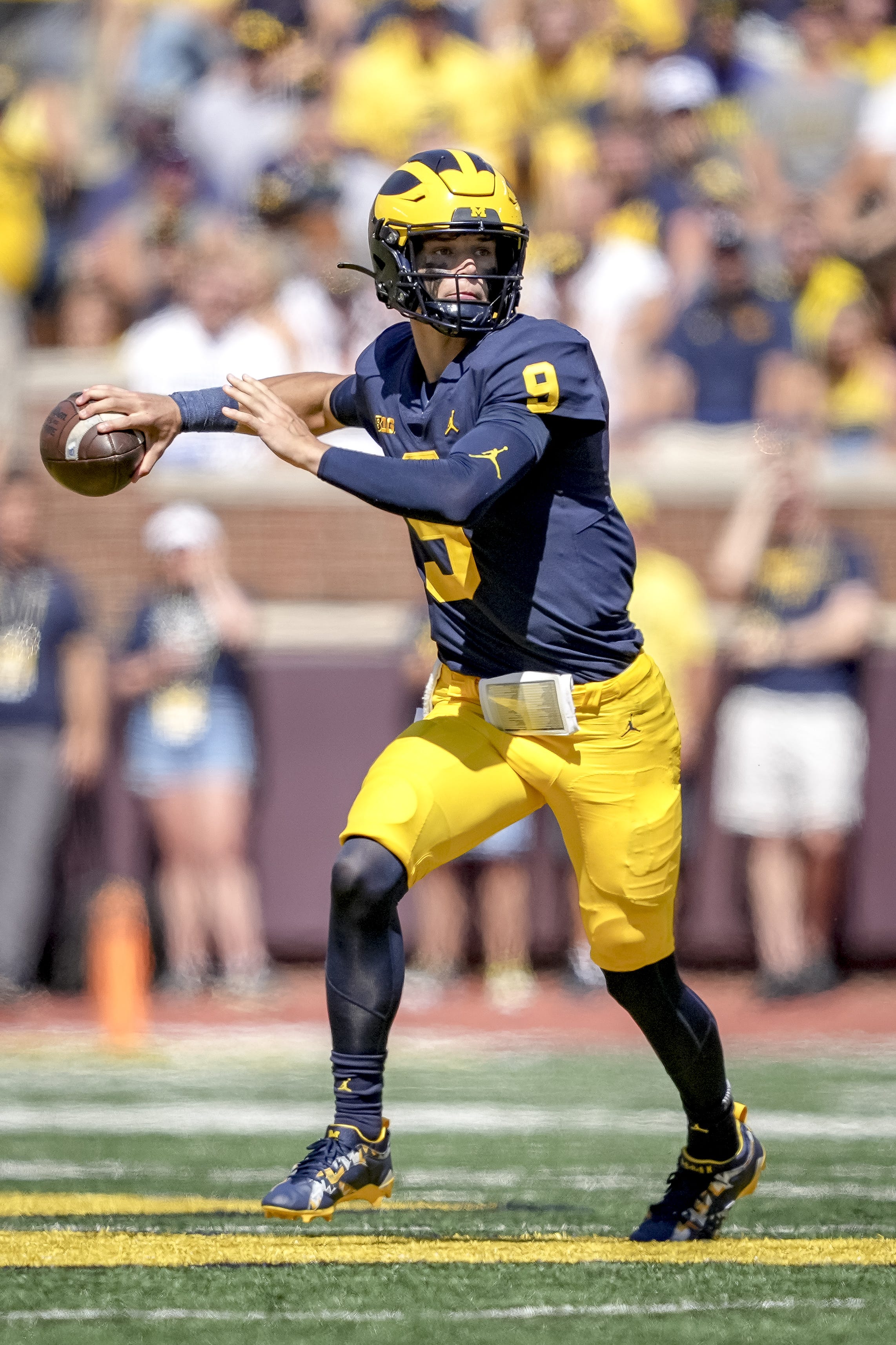 2284x3429 J.J. McCarthy Wallpaper