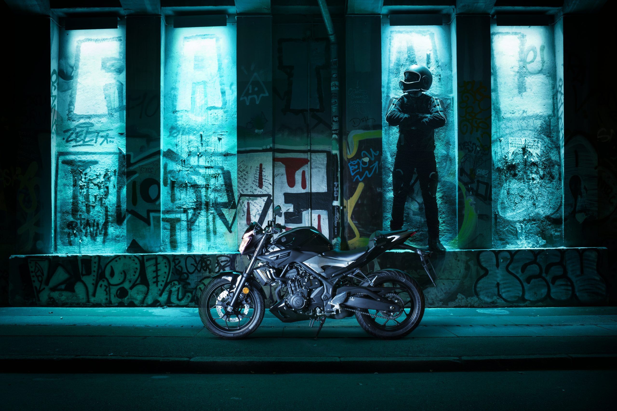 2560x1707 Yamaha Motorcycle [4K] Wallpaper