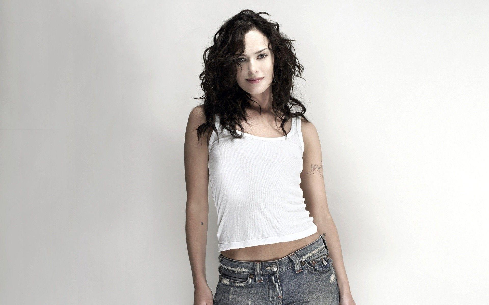 1920x1200 Beautiful Lena Headey Wallpaper