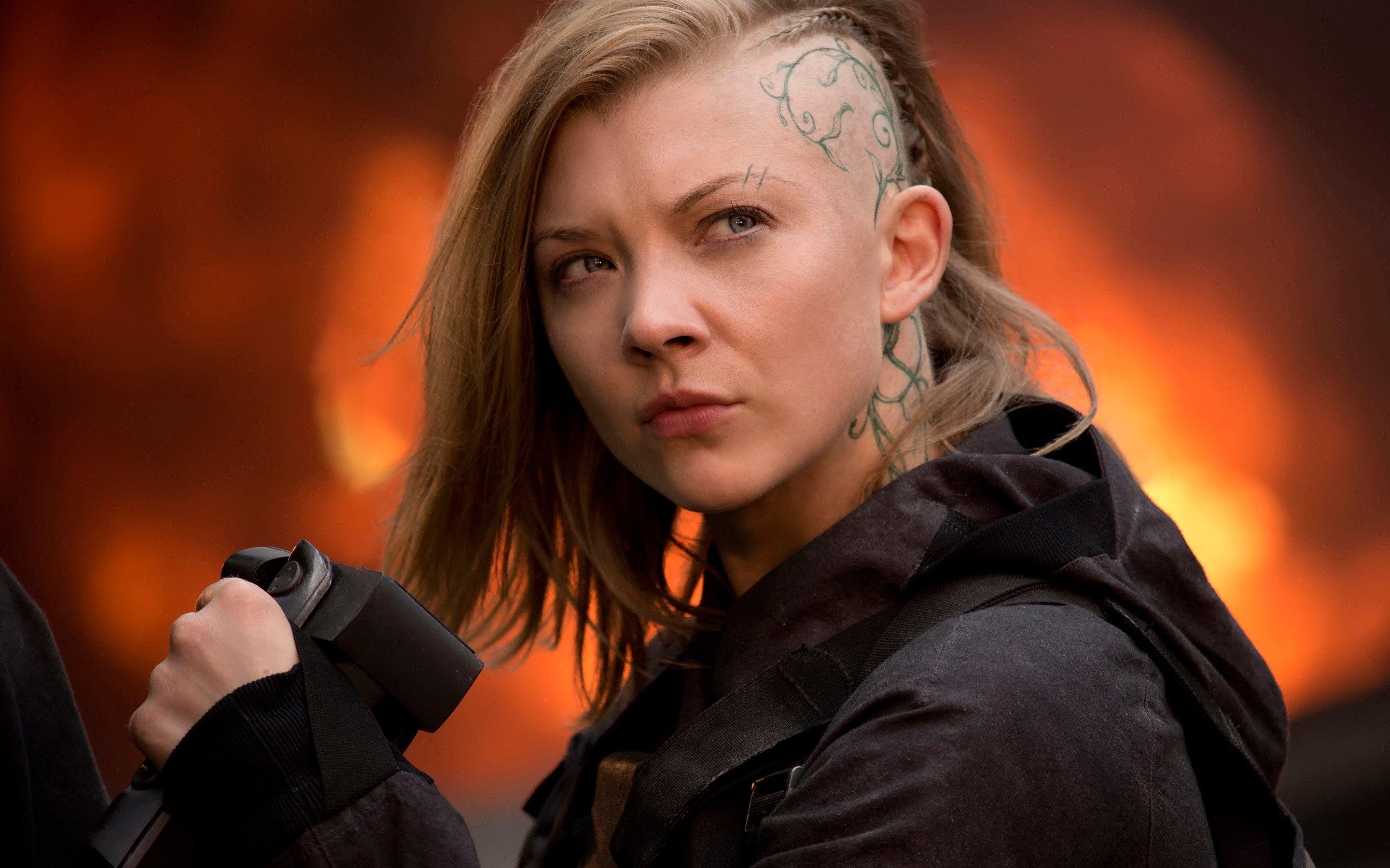 2880x1800 Natalie Dormer as Cressida Wallpaper