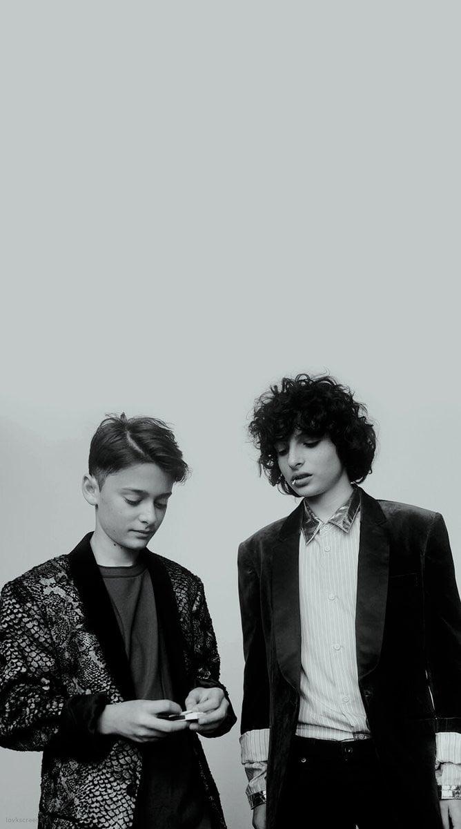 668x1200 credits to @/lovkscreenz!
