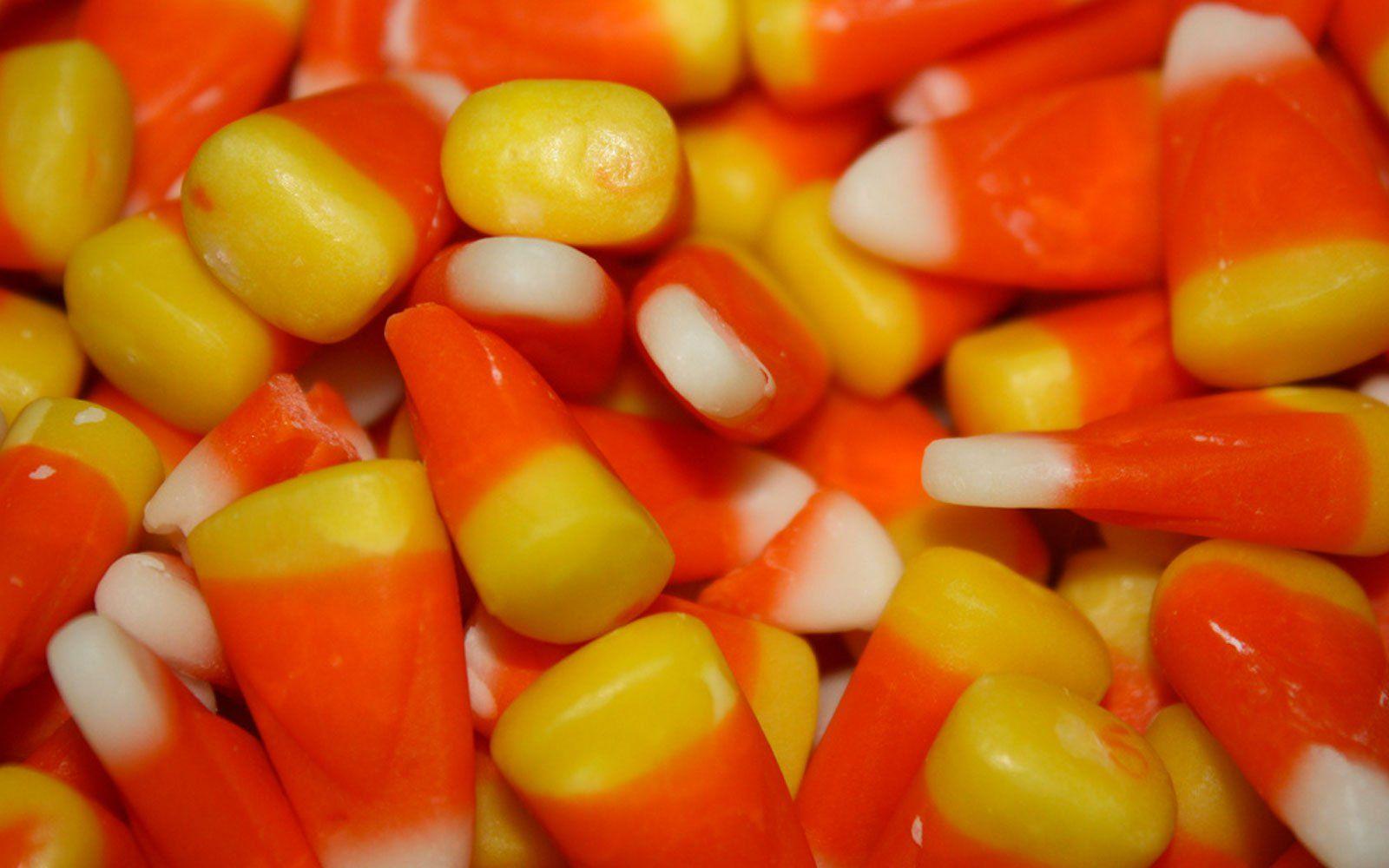1600x1000 More Treat Than Trick! Halloween Candies Under 100 Calories