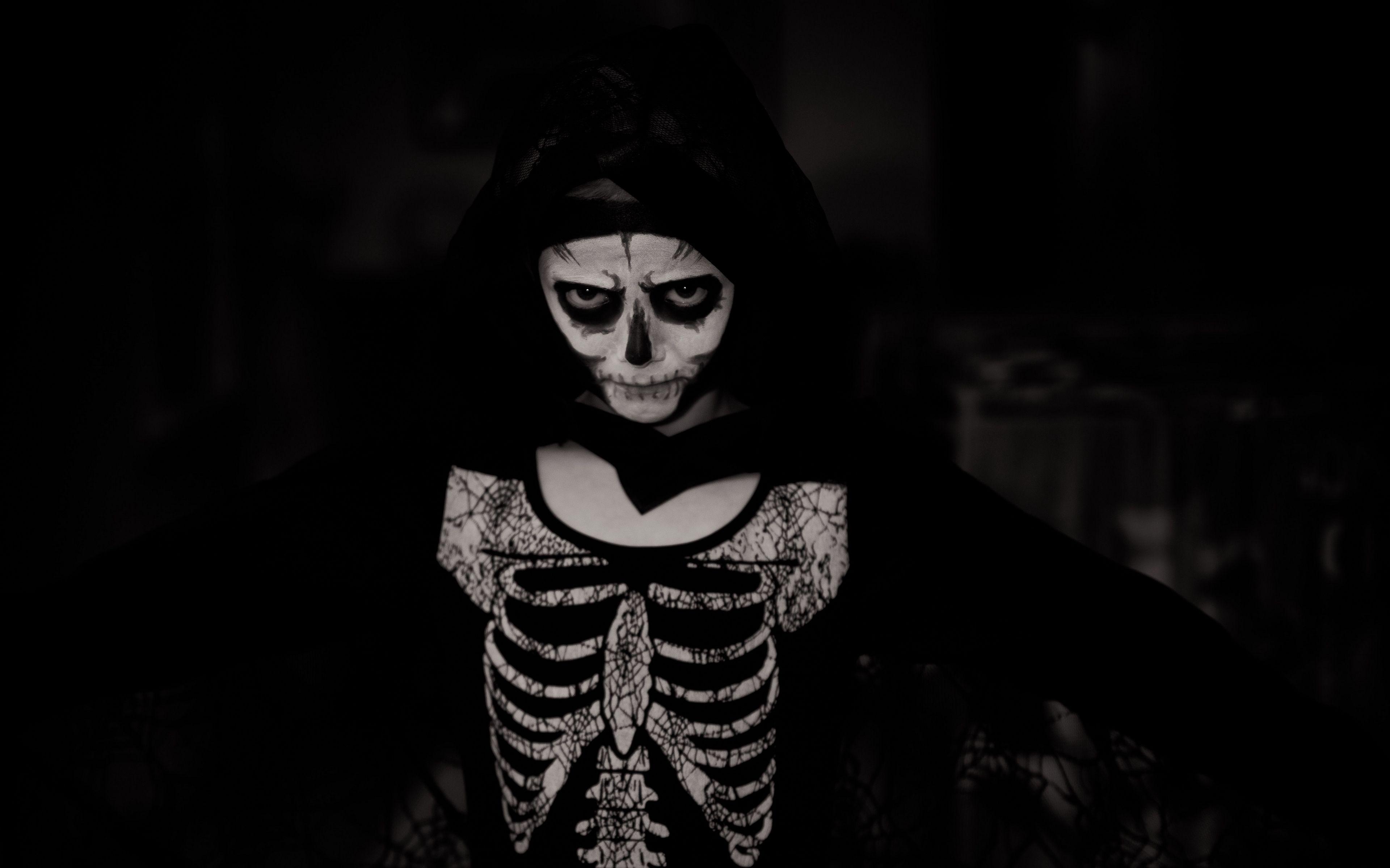3840x2400 Download wallpaper 3840x2400 halloween, costume, skeleton