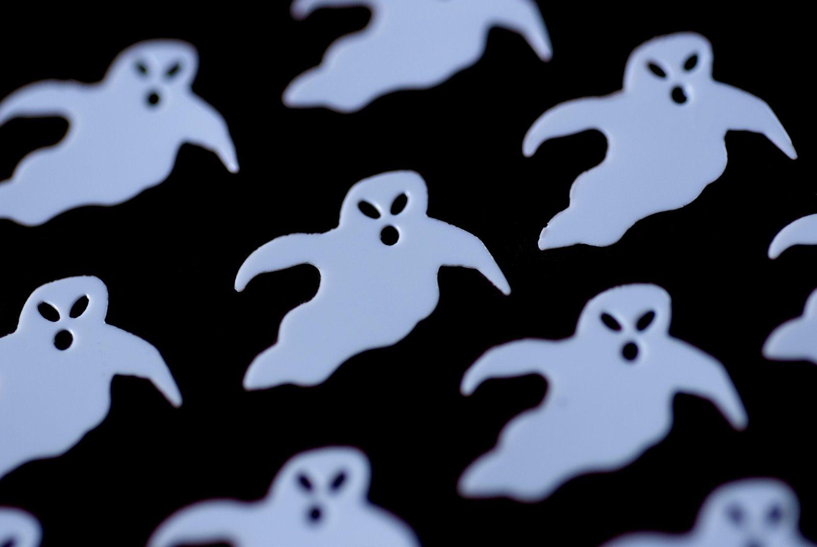 1600x1071 Halloween ghost wallpaper