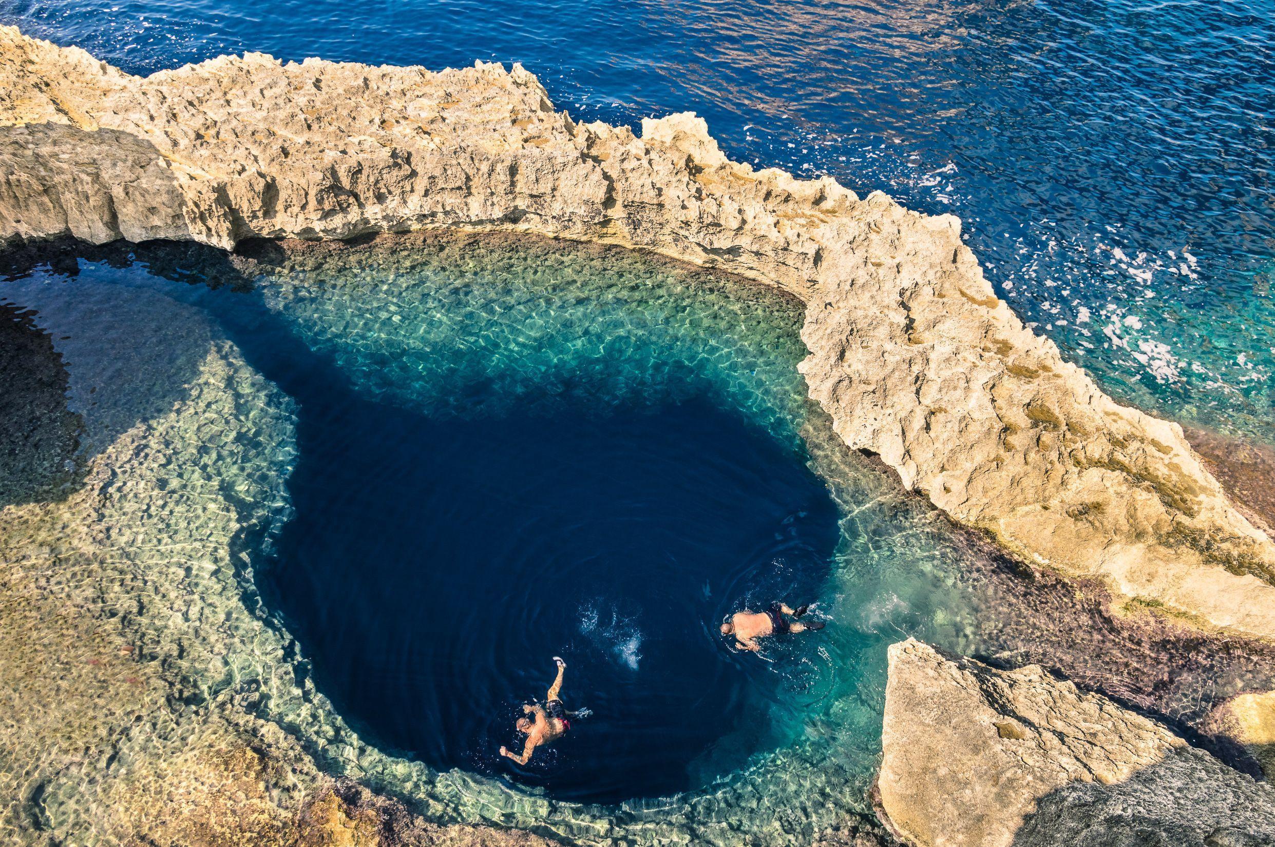 2483x1651 Malta Wallpaper