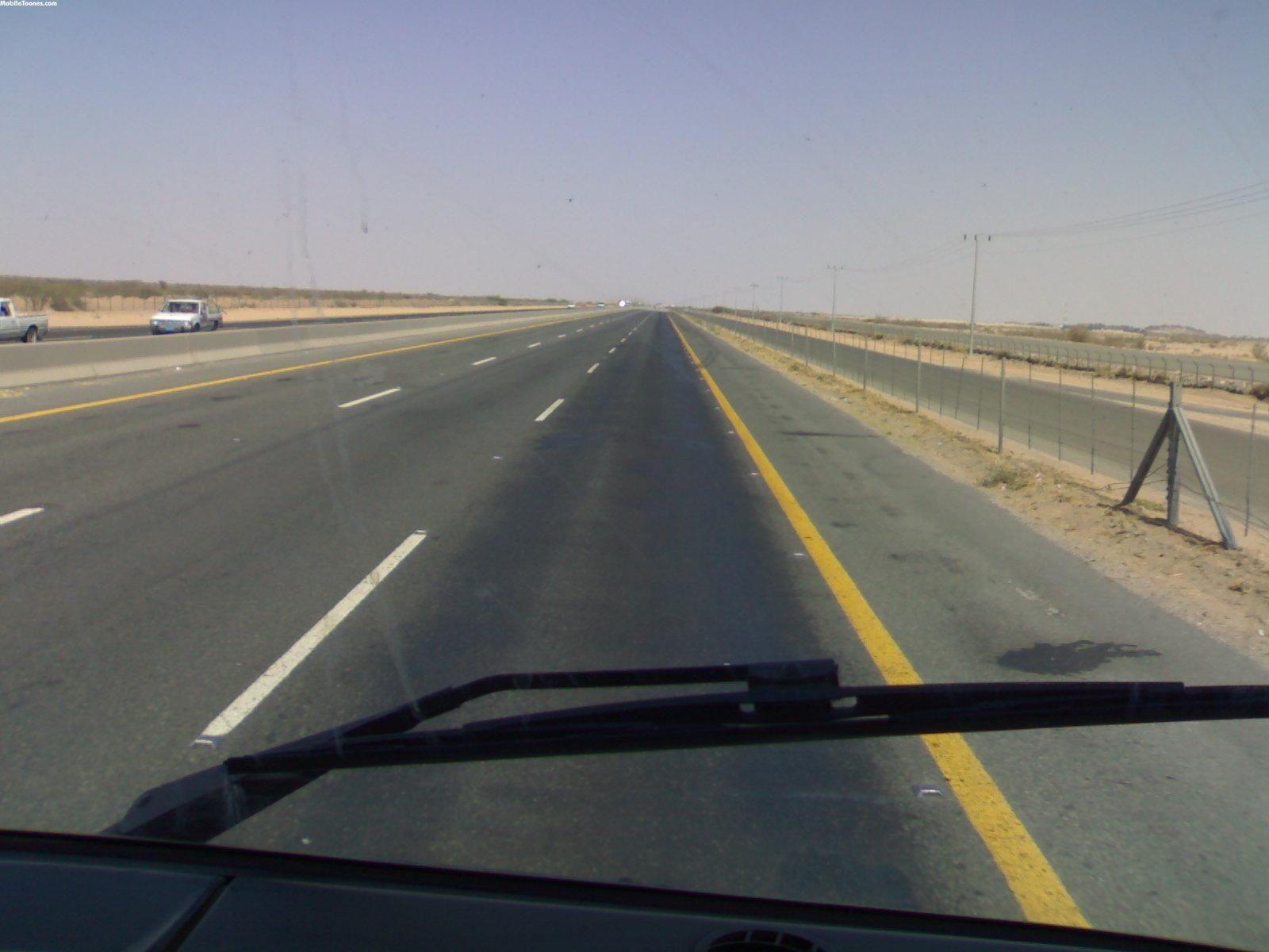 1600x1200 Download Saudi Arabia Road Mobile Wallpaper