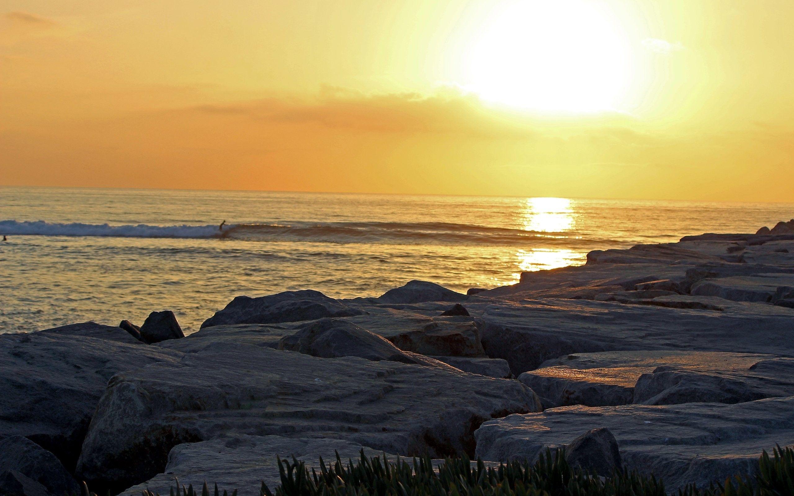 2560x1600 Download Wallpaper, Display, Ocean, sunlight, HD Beach