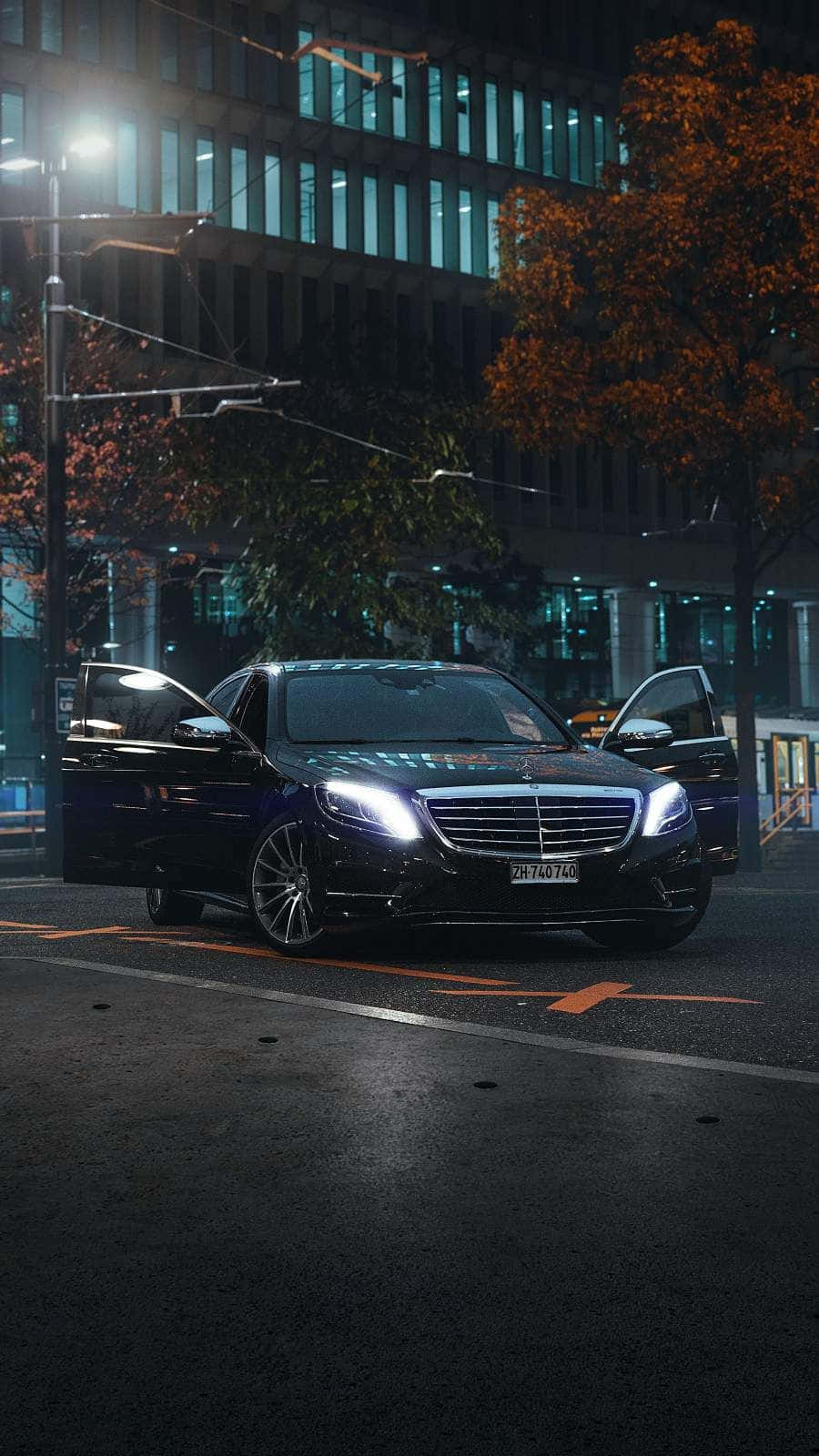 900x1600 Mercedes Benz Class E Wallpaper