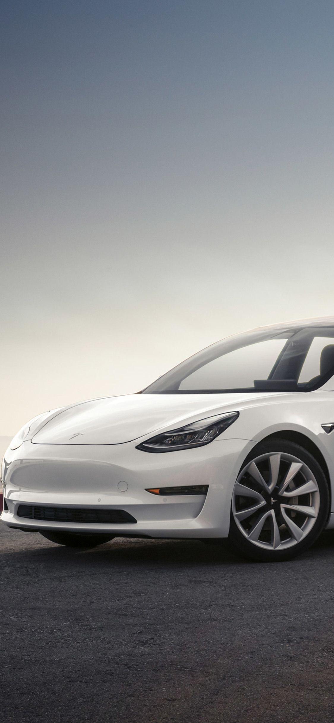 1125x2436 TESLA Clinic. WIKI