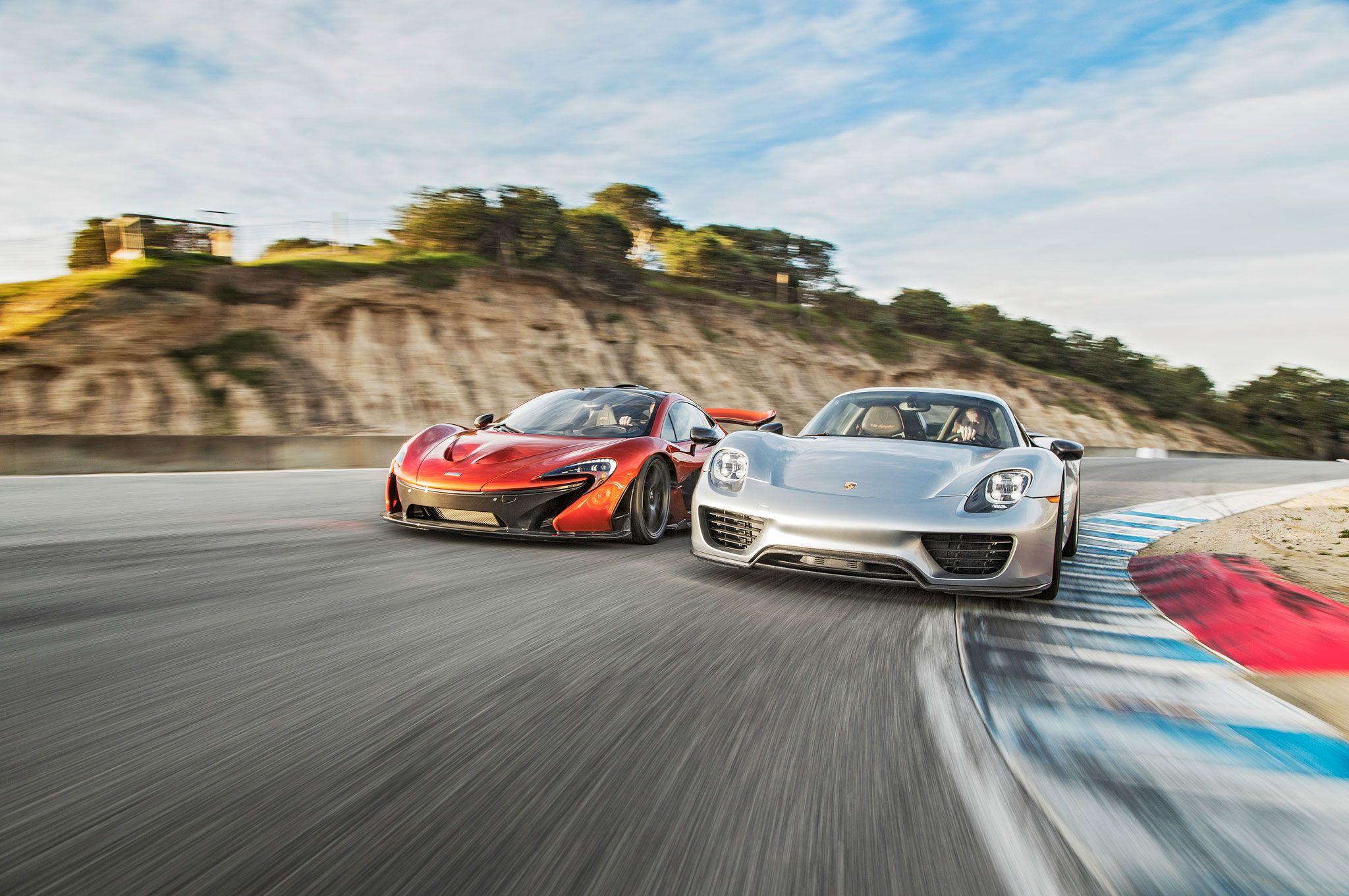 2048x1360 McLaren P1 vs. 2015 Porsche 918 Spyder Comparison