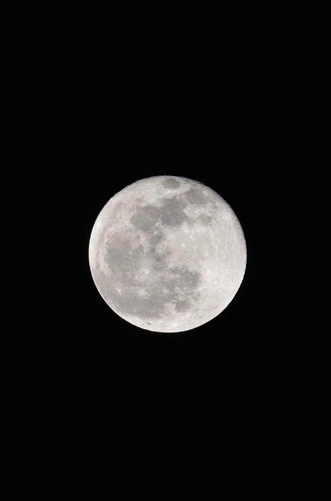 1115x1684 full moon. iPhone Wallpaper