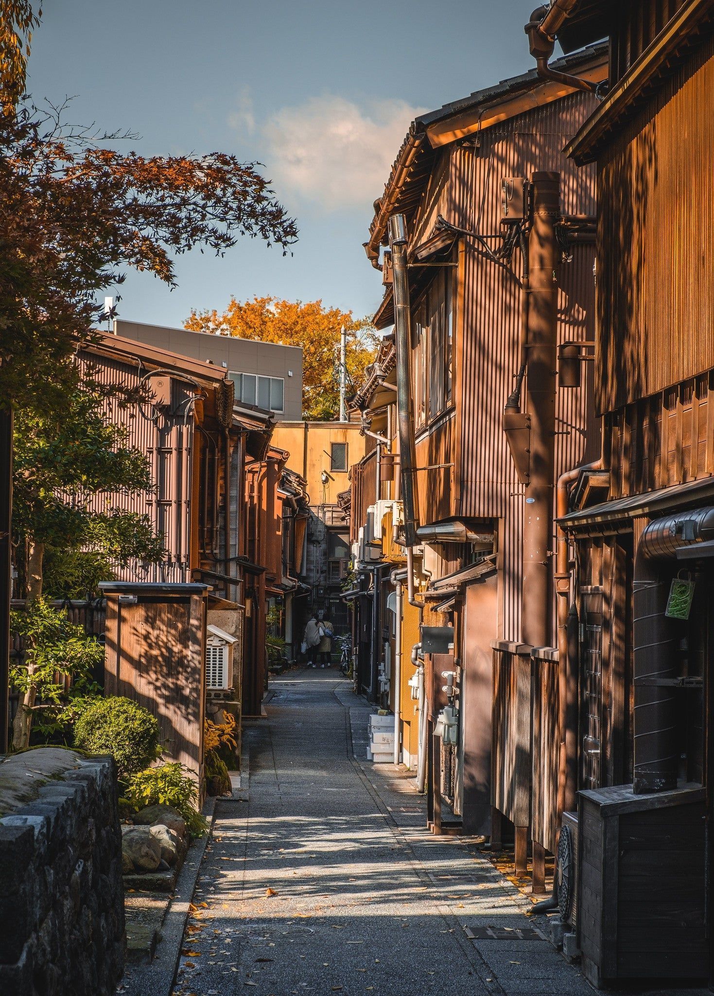 1469x2048 OC Alley in Kanazawa close to Higashi