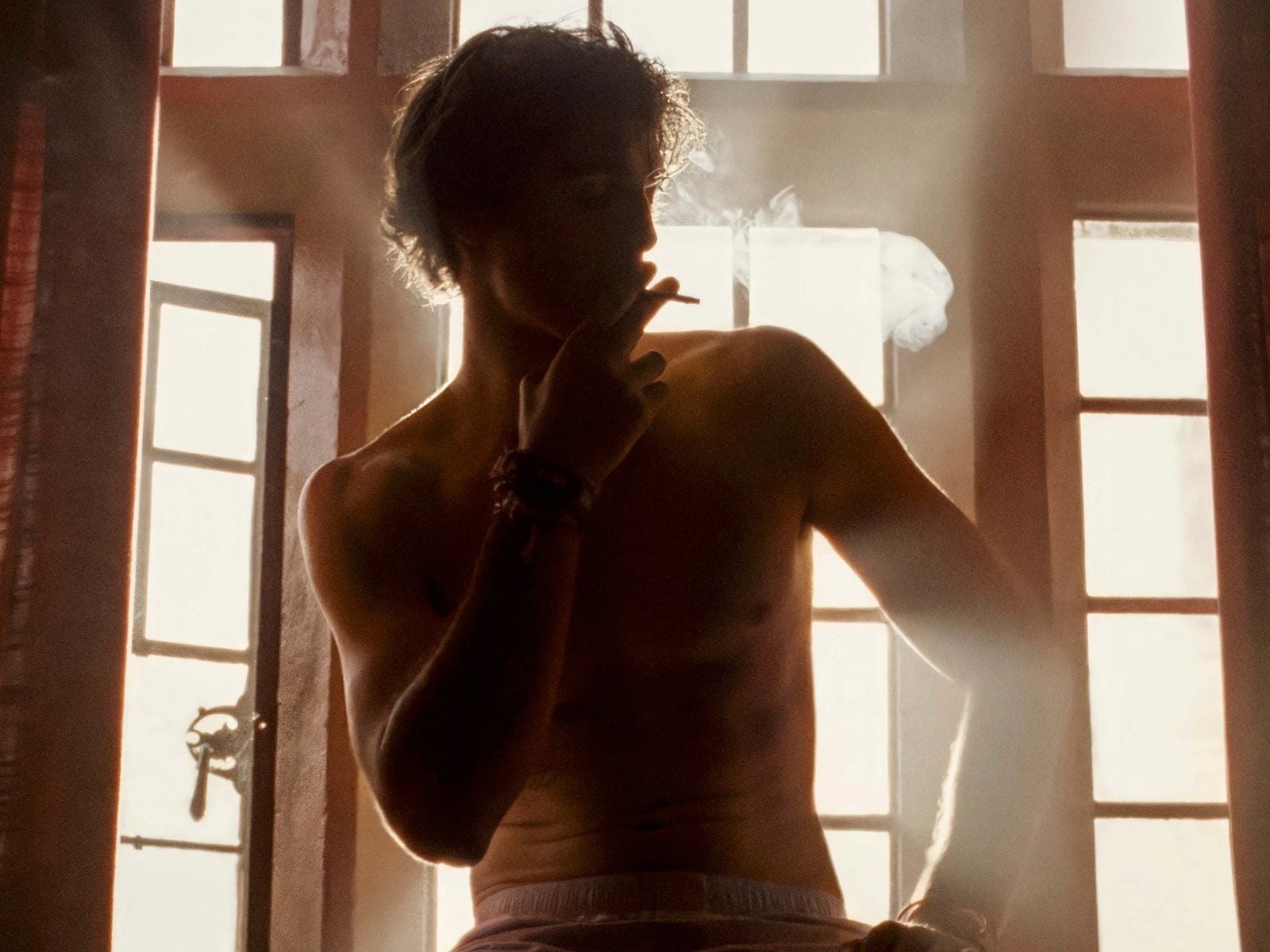 1600x1200 Smoking Is Back in Movies. Here's Why