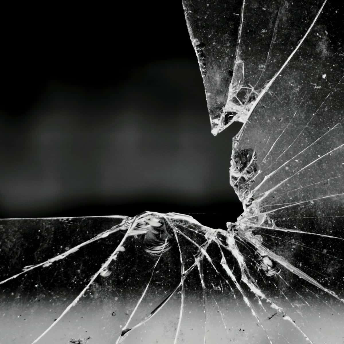 1200x1200 Fracture Glass Bullet Hole Picture