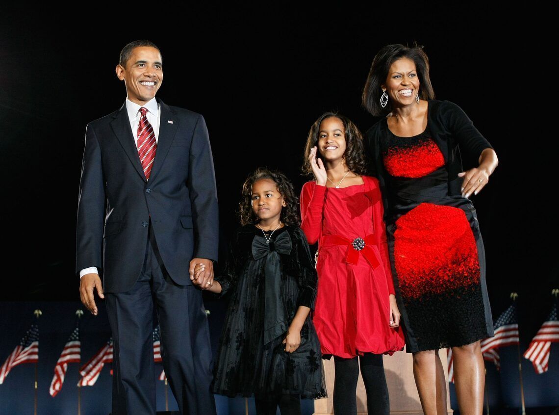 1140x846 Obama Family Photo