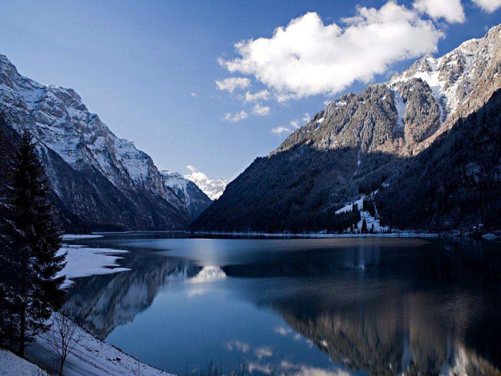 1024x768 Winter Mountain Wallpaper