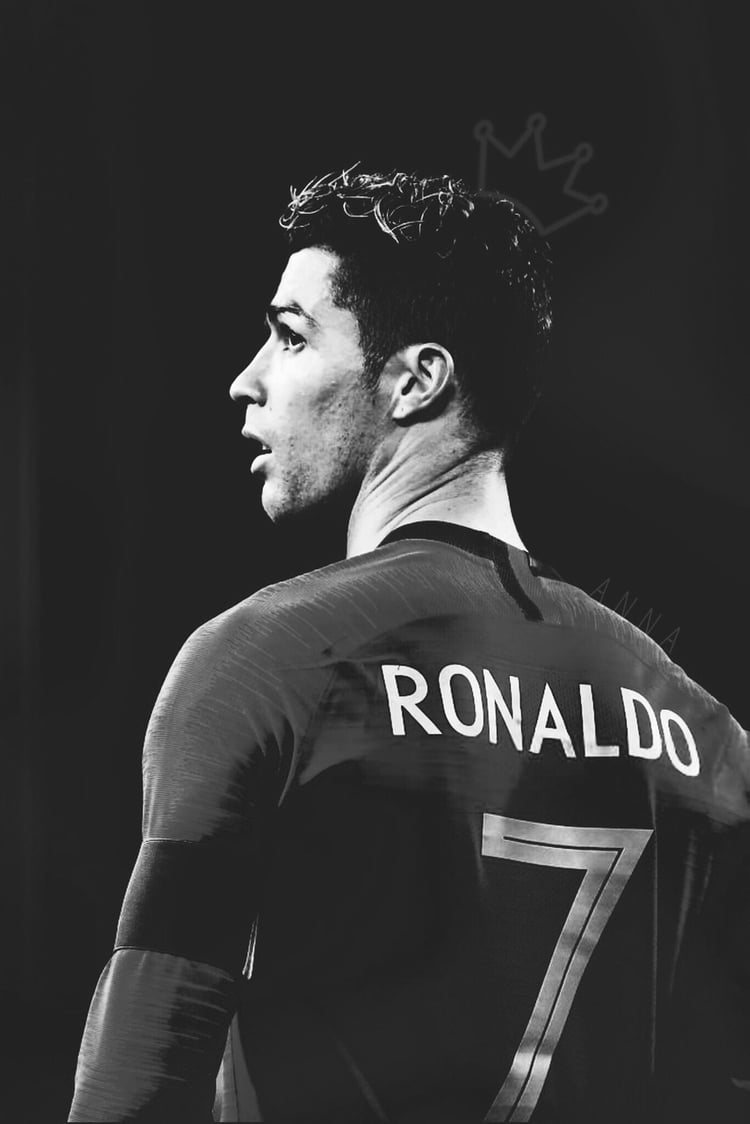 750x1124 Ronaldo Black And White Wallpaper