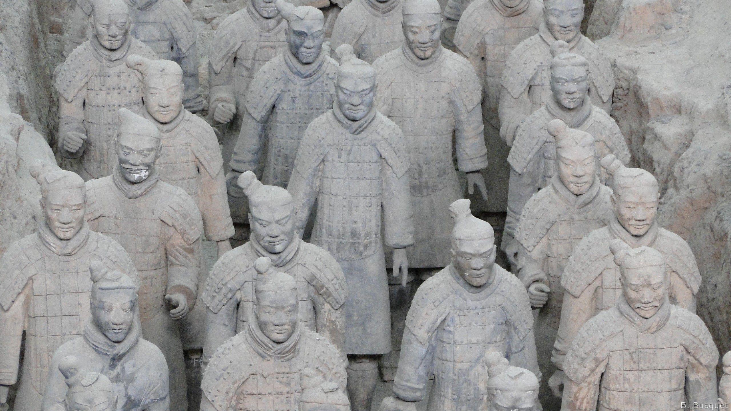 2560x1440 Terracotta Army and Chinese Wall HD Wallpaper