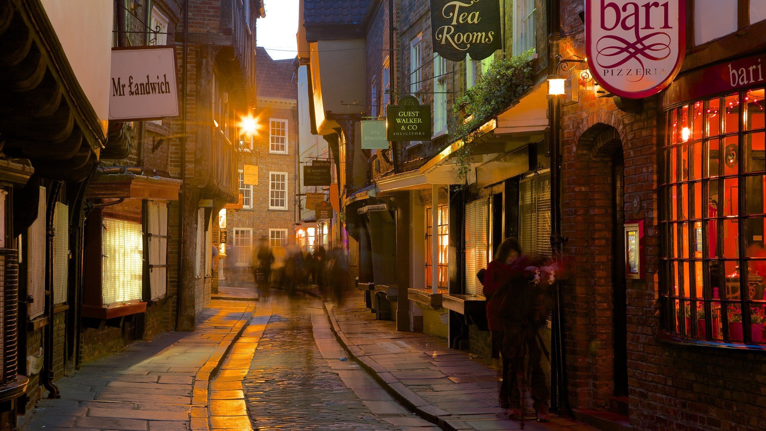 2560x1440 Shambles in York. Expedia.co.uk