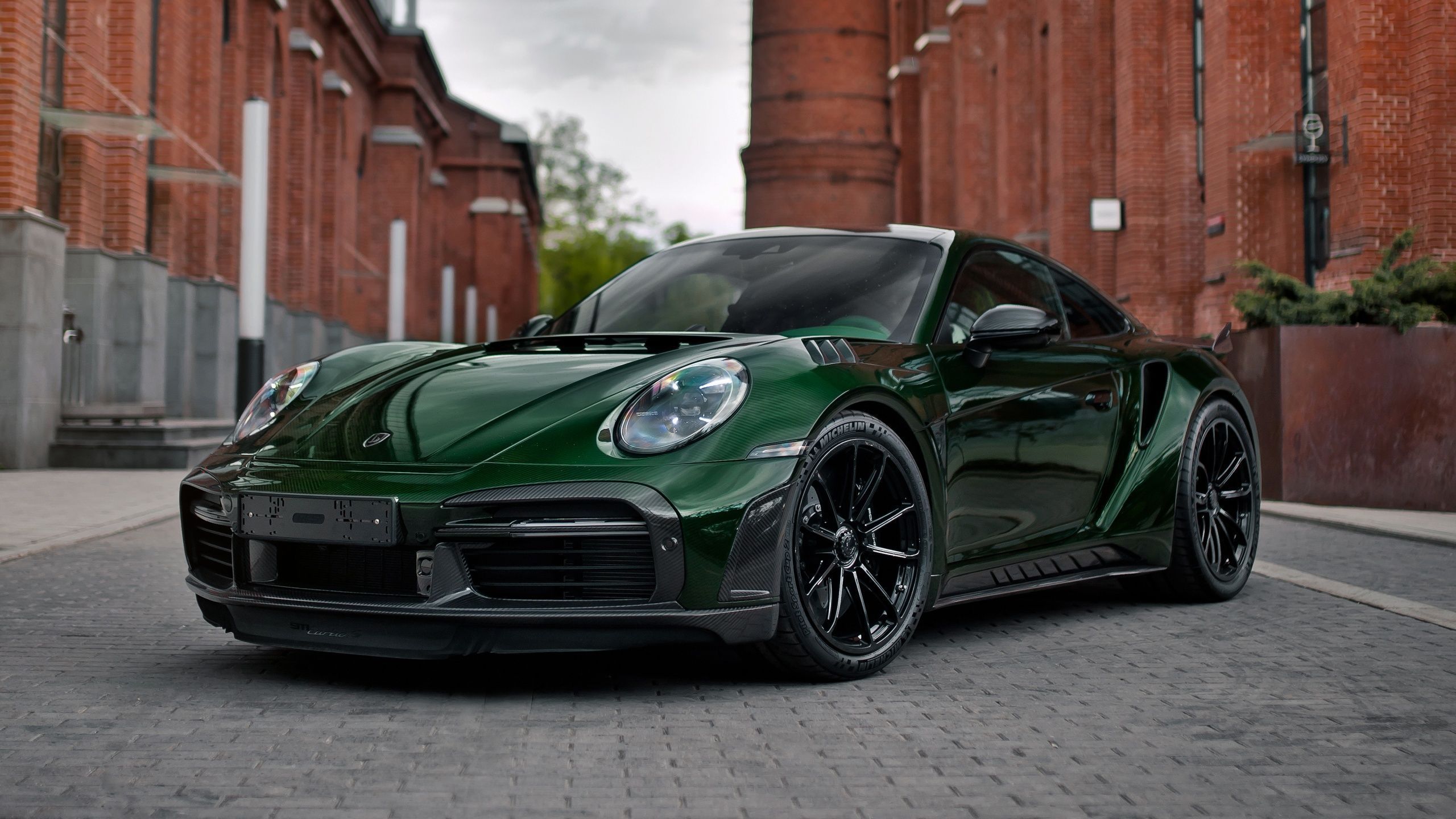 2560x1440 TopCar Porsche 911 Turbo S Stinger GTR