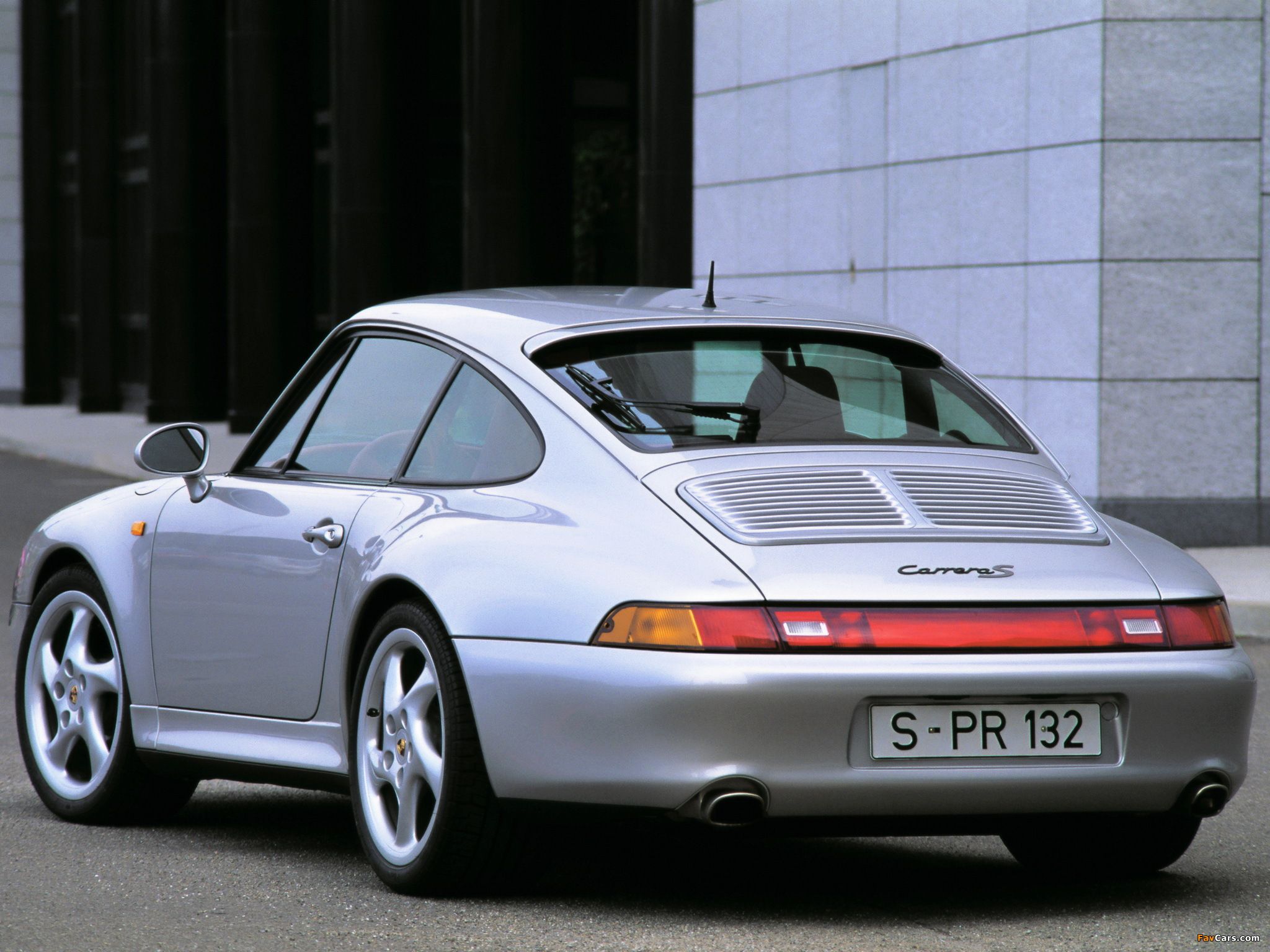 2048x1536 Porsche 911 Carrera S 3.6 Coupe 993