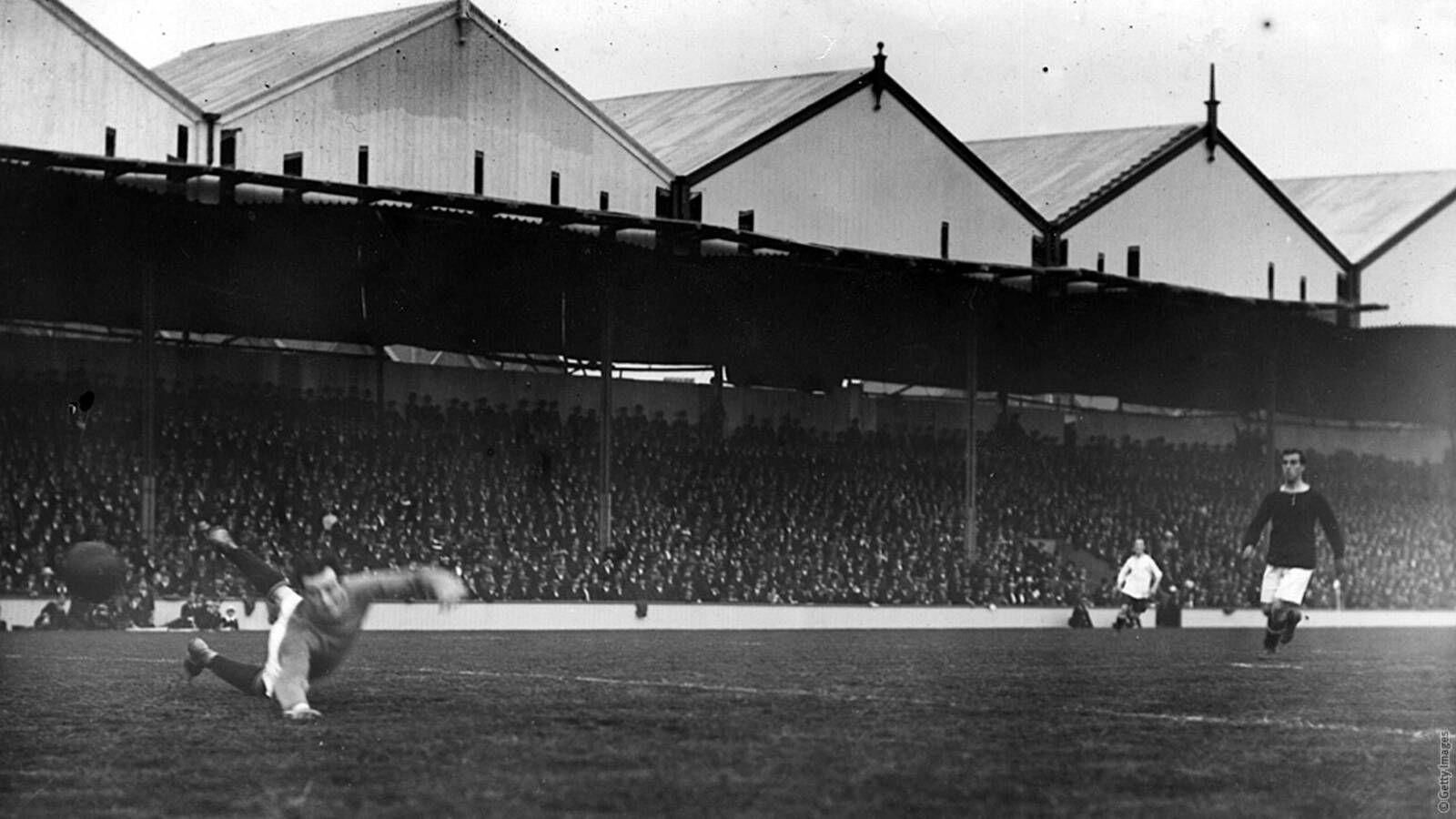 1600x900 1. First competitive match at Highbury