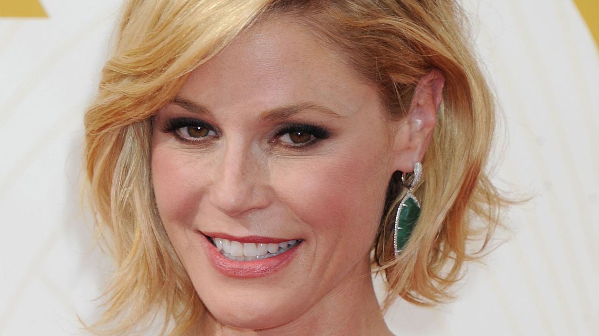 1920x1080 Julie Bowen Image