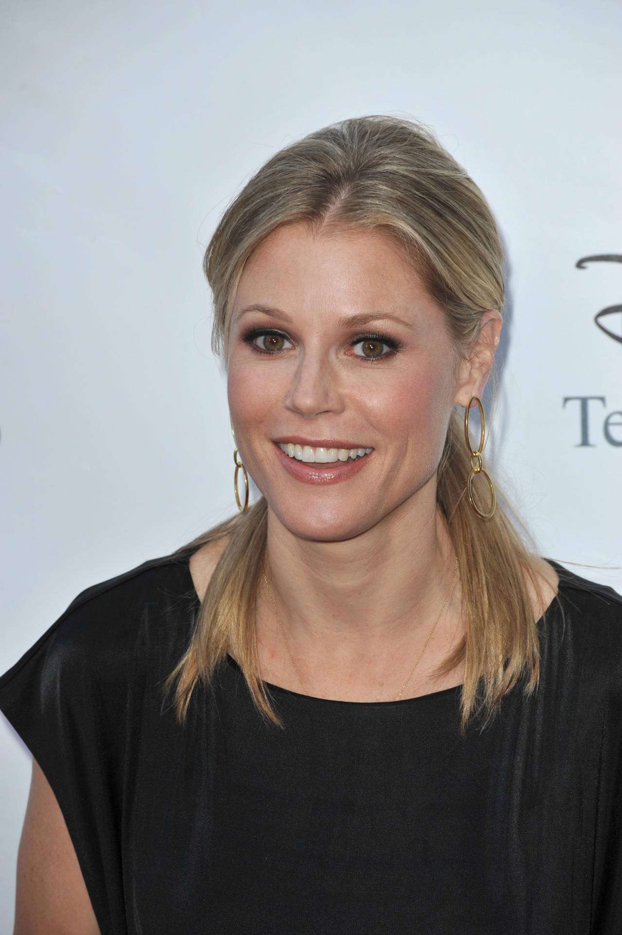 1278x1920 Julie Bowen Celebrity Wallpaper
