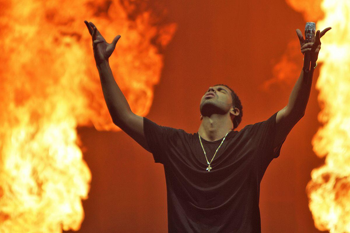 1200x800 Drake Loses His YMCMB Crutches for the Fifth Annual OVO Fest