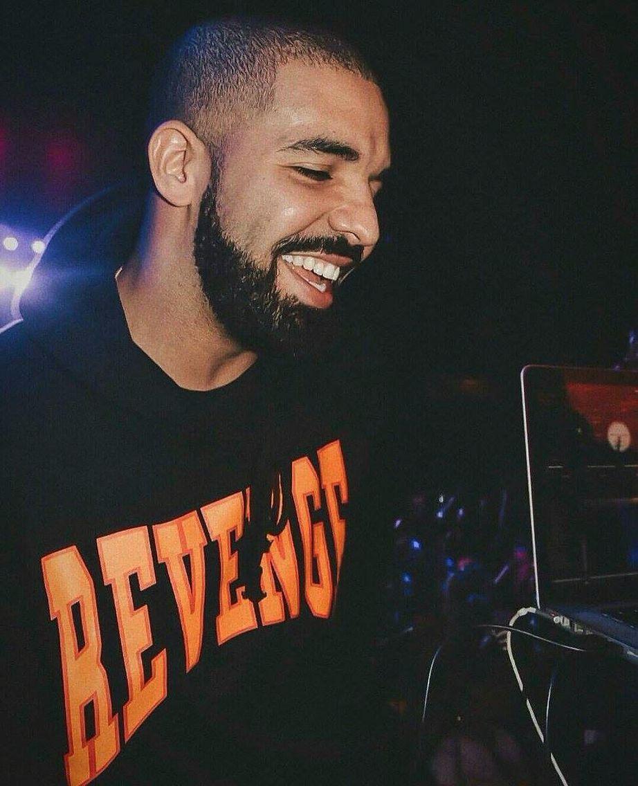 922x1136 There will be music by Drake playing. Drake has music that makes you