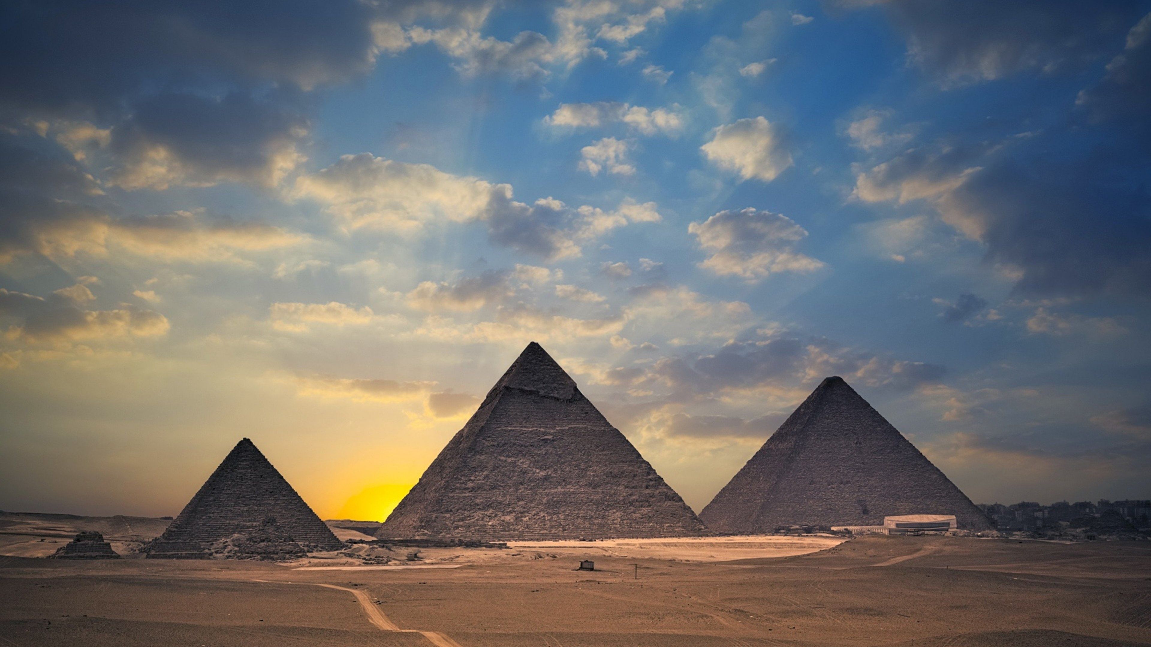 3840x2160 Pyramids of Giza