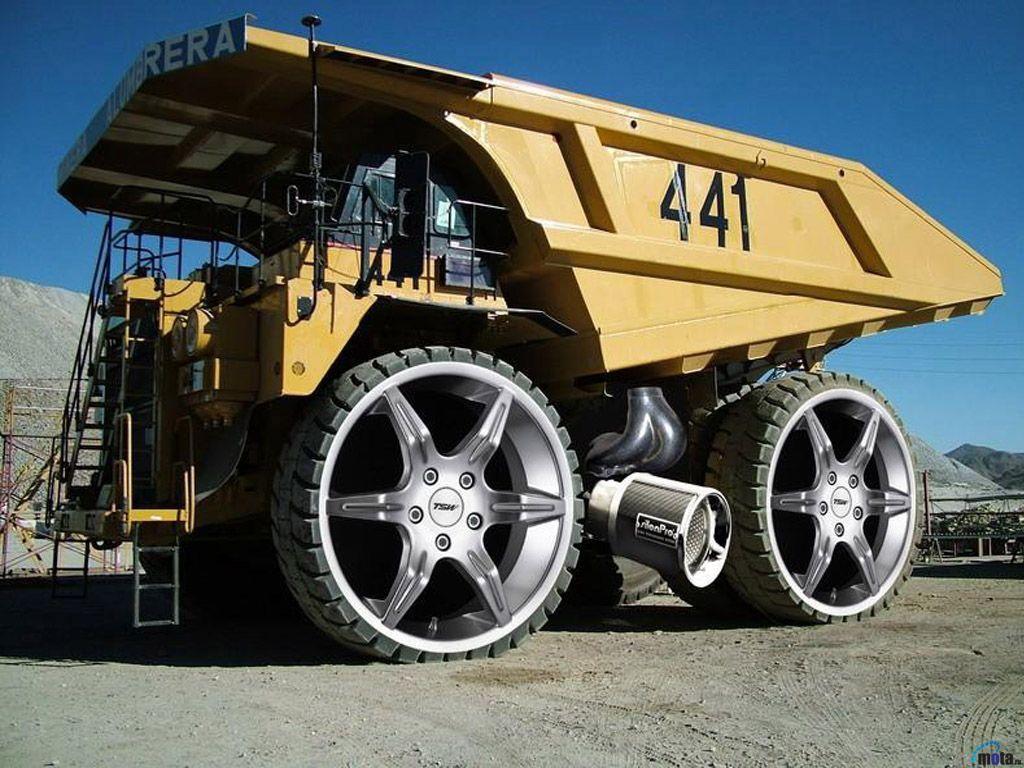 1024x768 Big Truck Wallpaper
