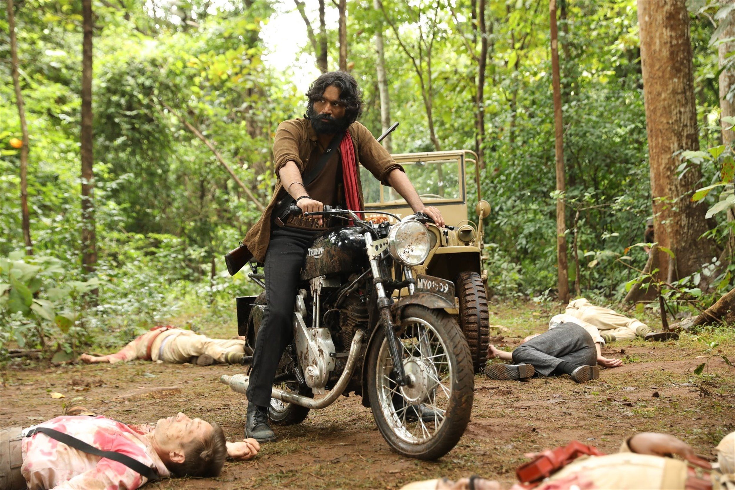 2500x1666 Dhanush Captain Miller Movie HD Pics