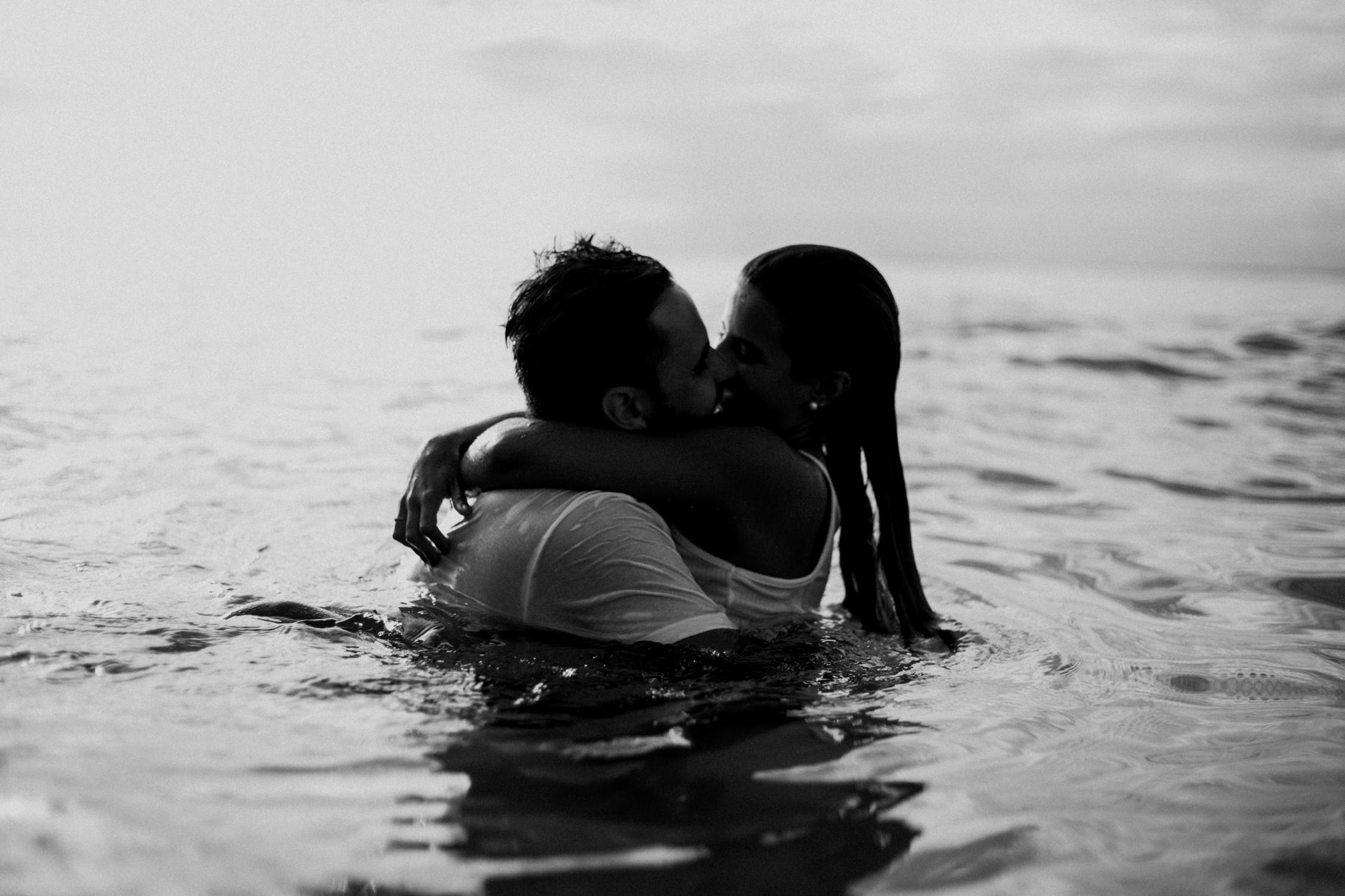 2250x1500 Couples In Water Romance wallpaper For Free