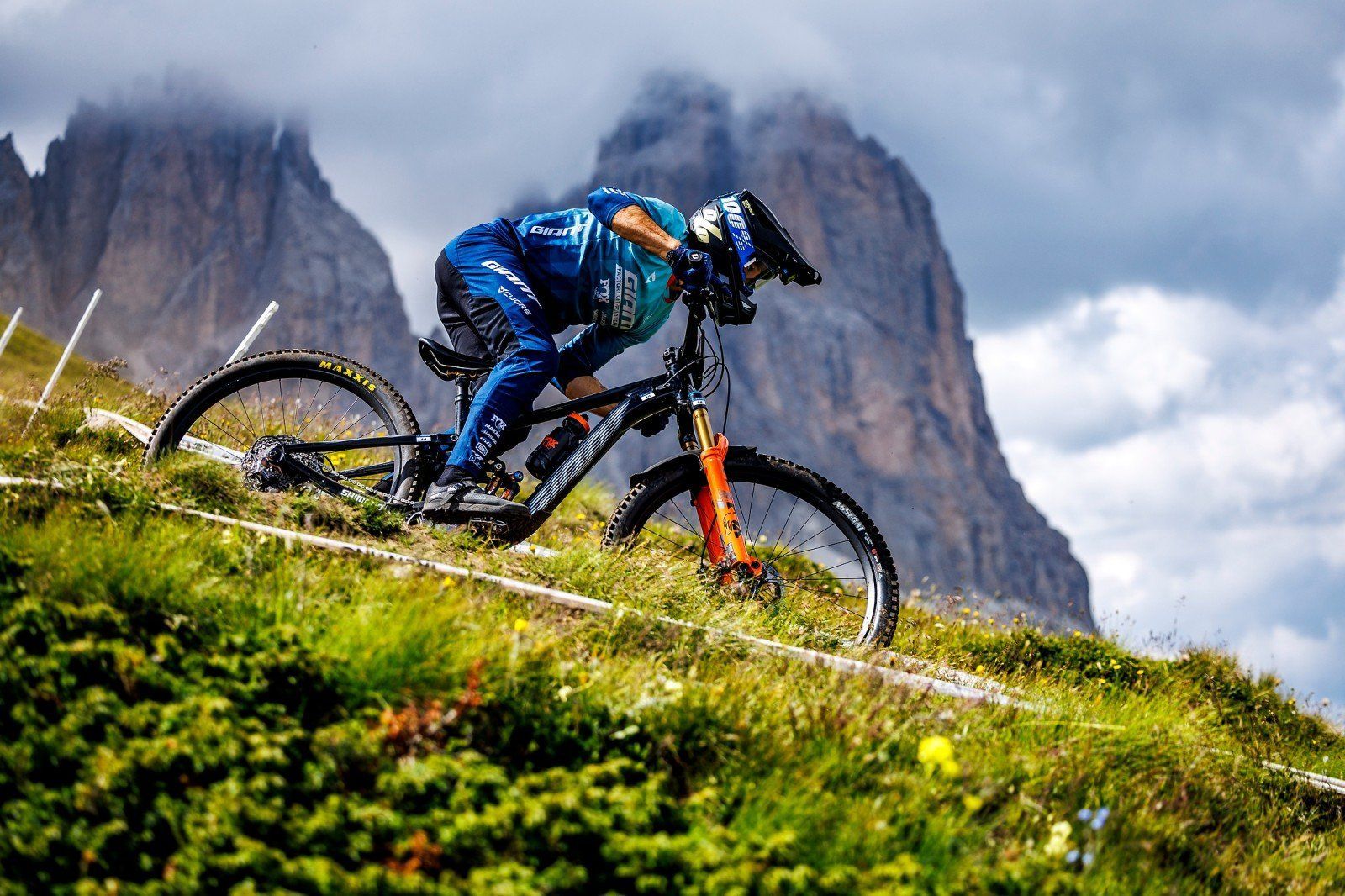 Giant Bike Wallpapers Top Free Giant Bike Backgrounds WallpaperAccess giant-bike-wallpapers-top-free-giant-bike-backgrounds-wallpaperaccess