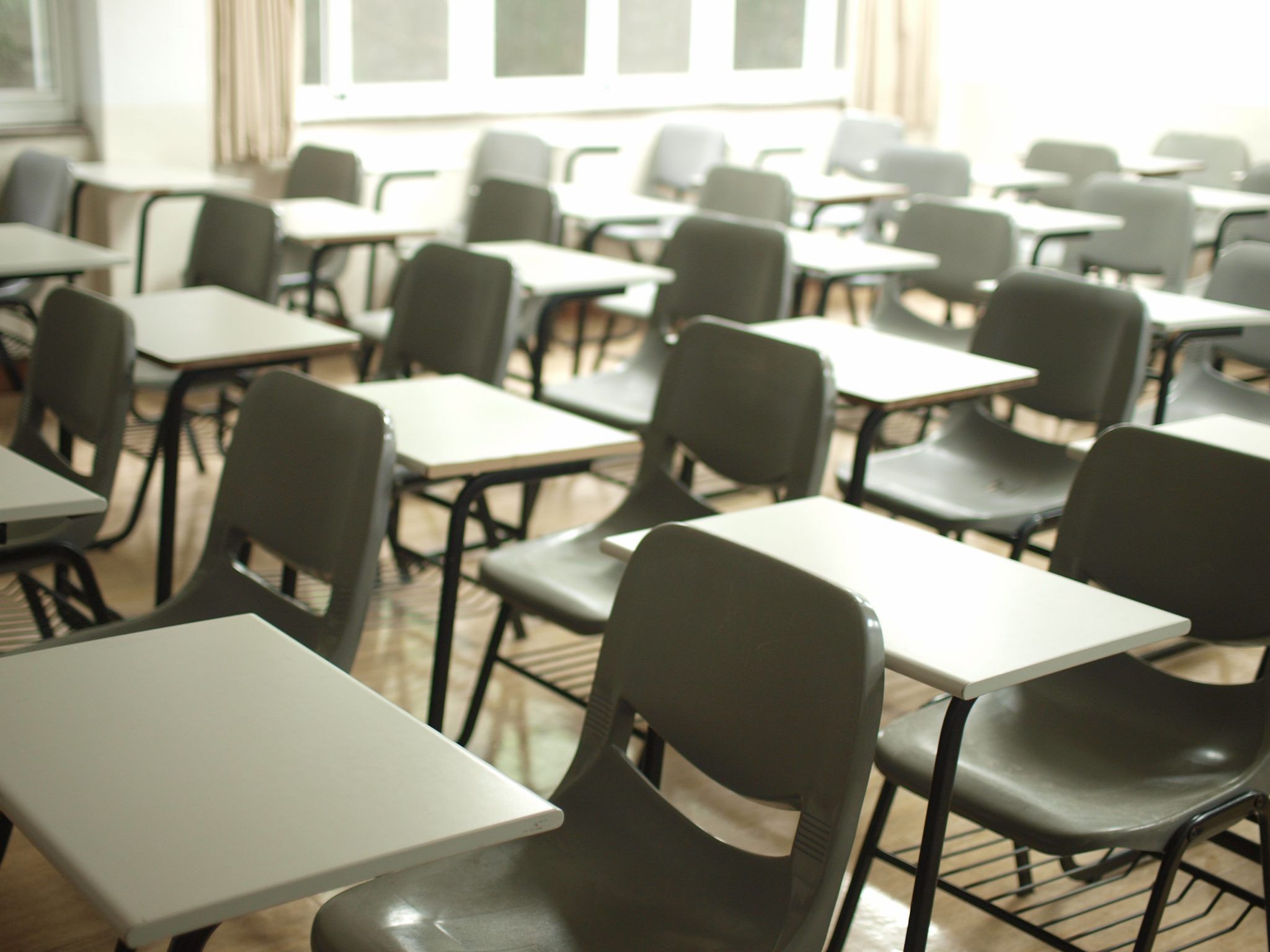 2048x1536 Hot and Stuffy Classroom
