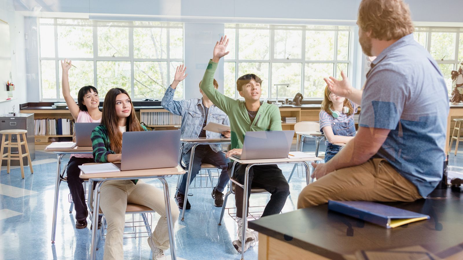1600x900 High School Classroom Management