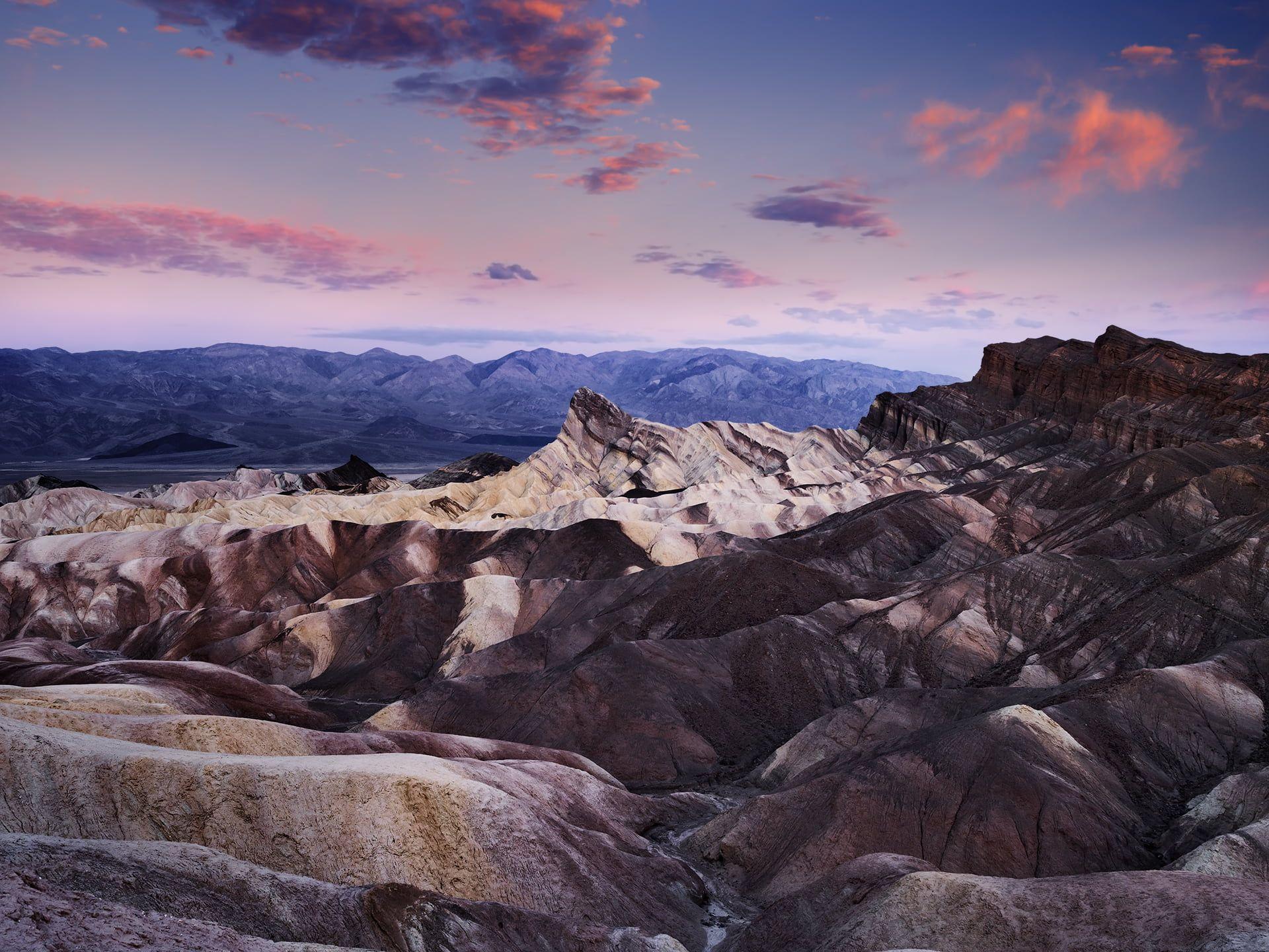 1920x1440 Cumulus clouds over brown mountain, death valley national