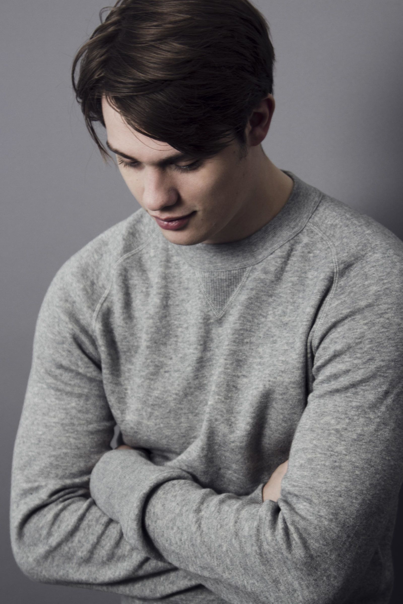 1600x2400 Nicholas Galitzine iPhone Wallpaper