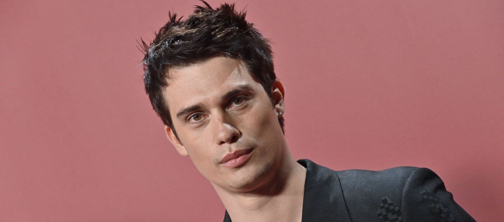 2000x883 Nicholas Galitzine Web Nicholas