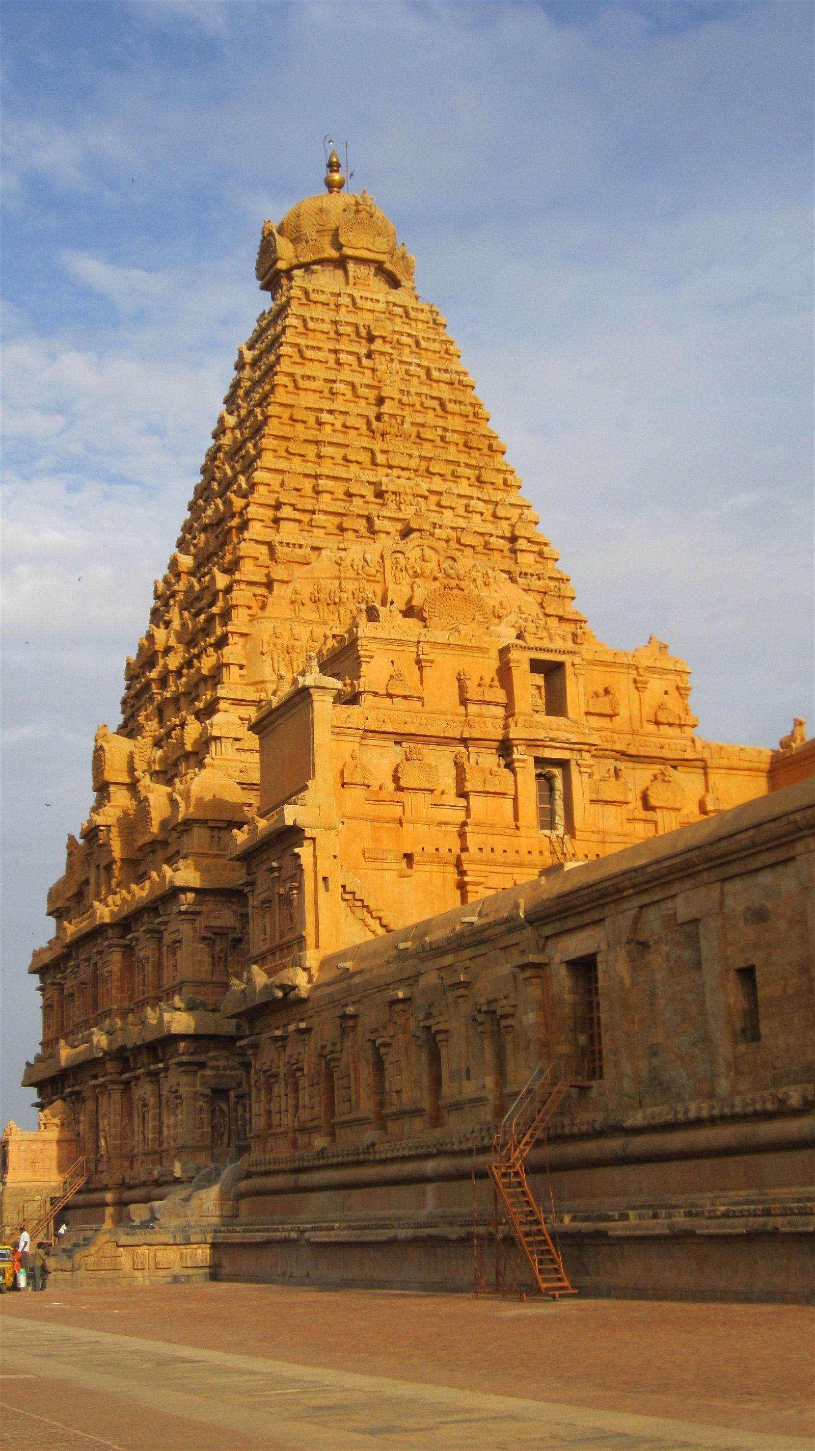1600x2847 Thanjavur temple Wallpaper Download